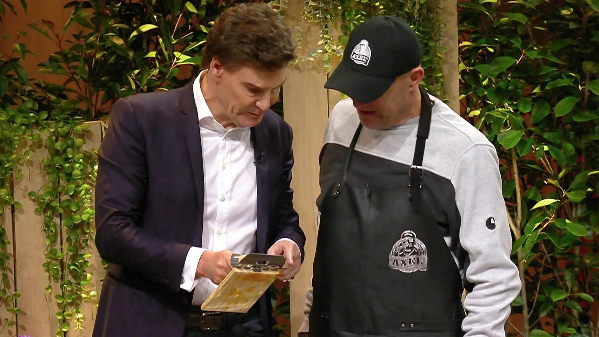 U. a. mit: "BUTJER - DAS GRILLBRETT"