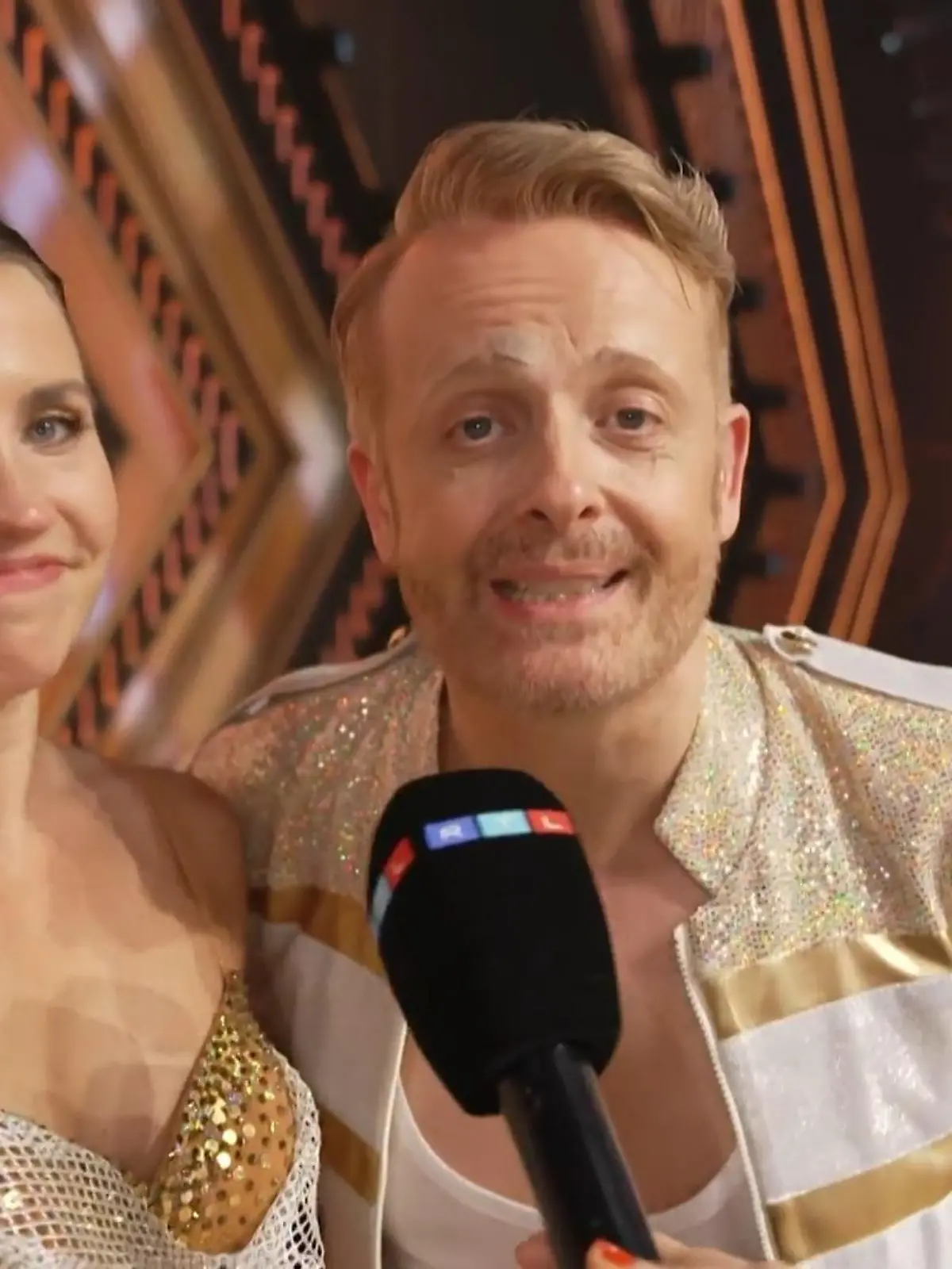 Bild zu: "Mariia Maksina ist unfassbar stolz auf Ross Antony"