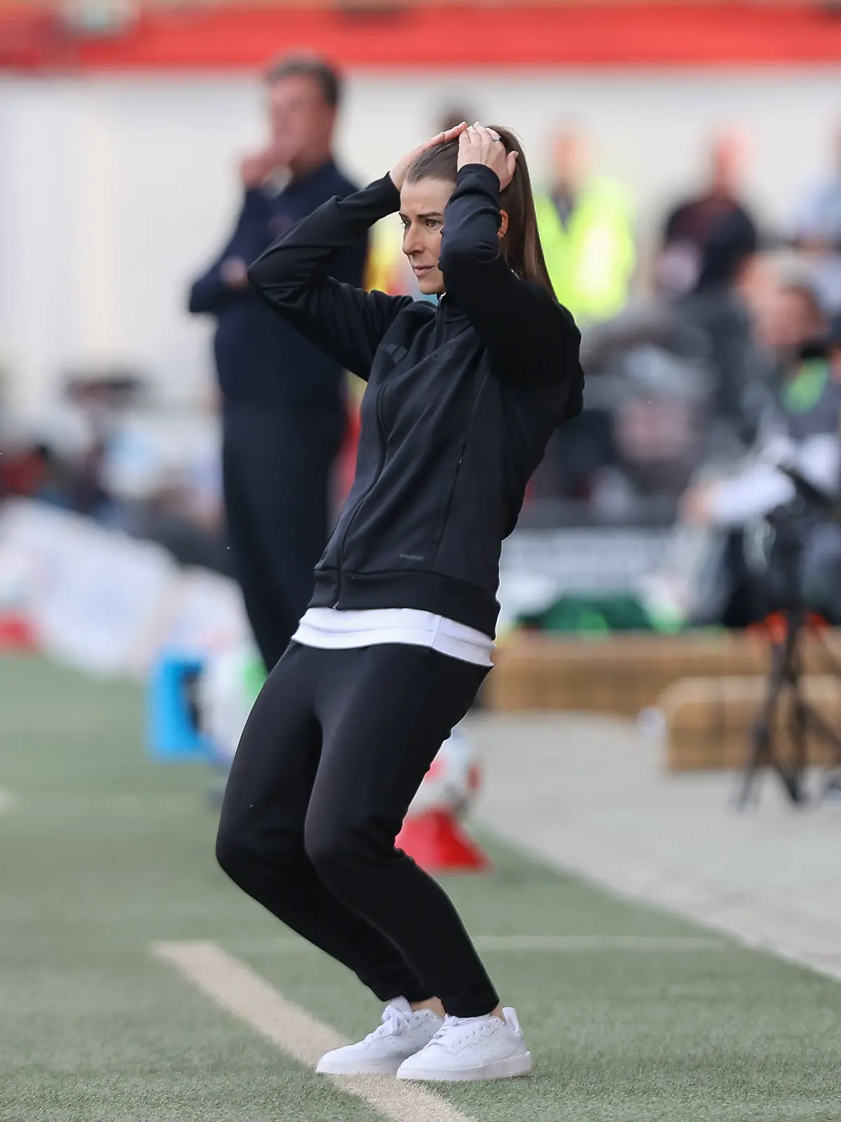 18.04.2026, xtgx, Fussball 1. Bundesliga, 1. FC Union Berlin - VfL Wolfsburg emspor, v.l. Marie Louise Eta Union Berlin, Trainerin enttaeuscht, enttäuscht, schaut enttaeuscht, niedergeschlagen, disappointed DFL/DFB REGULATIONS PROHIBIT ANY USE OF PHOTOGRAPHS as IMAGE SEQUENCES and/or QUASI-VIDEO Berlin *** 18 04 2026, xtgx, Fussball 1 Bundesliga, 1 FC Union Berlin VfL Wolfsburg emspor, v l Marie Louise Eta Union Berlin, Trainerin enttaeuscht, enttäuscht, schaut enttaeuscht, niedergeschlagen, disappointed DFL DFB REGULATIONS PROHIBIT ANY USE OF PHOTOGRAPHS as IMAGE SEQUENCES and or QUASI VIDEO Berlin