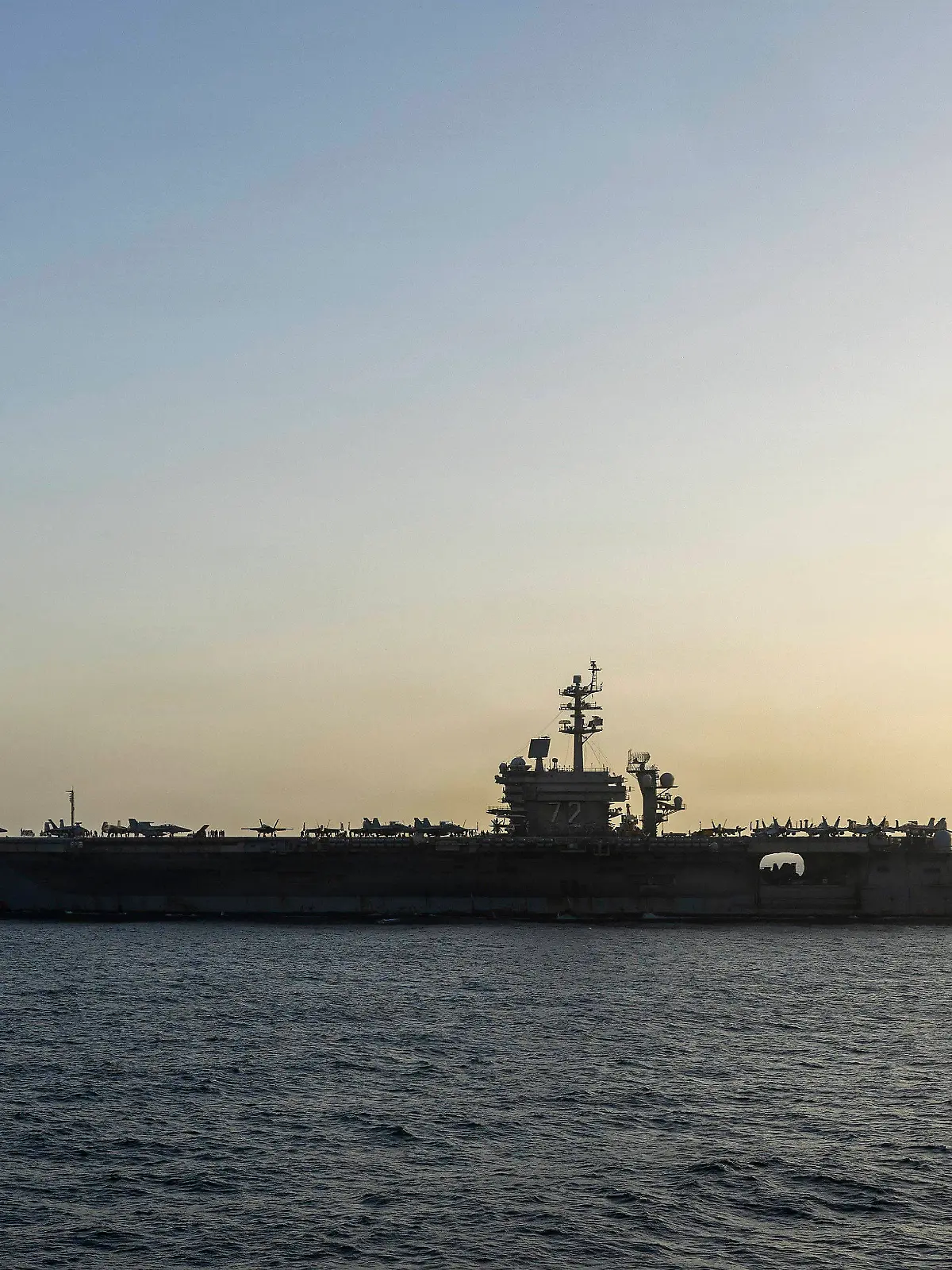 April 19, 2026, Arabian Sea, International Waters: The U.S. Navy Nimitz-class aircraft carrier USS Abraham Lincoln takes part in the operation to blockade ships passing through the Strait of Hormuz under orders from U.S President Donald Trump, April 16, 2026, from an undisclosed location. Arabian Sea International Waters - ZUMAp138 20260419_zaa_p138_003 Copyright: xUsxNavy/U.S.xNavyx