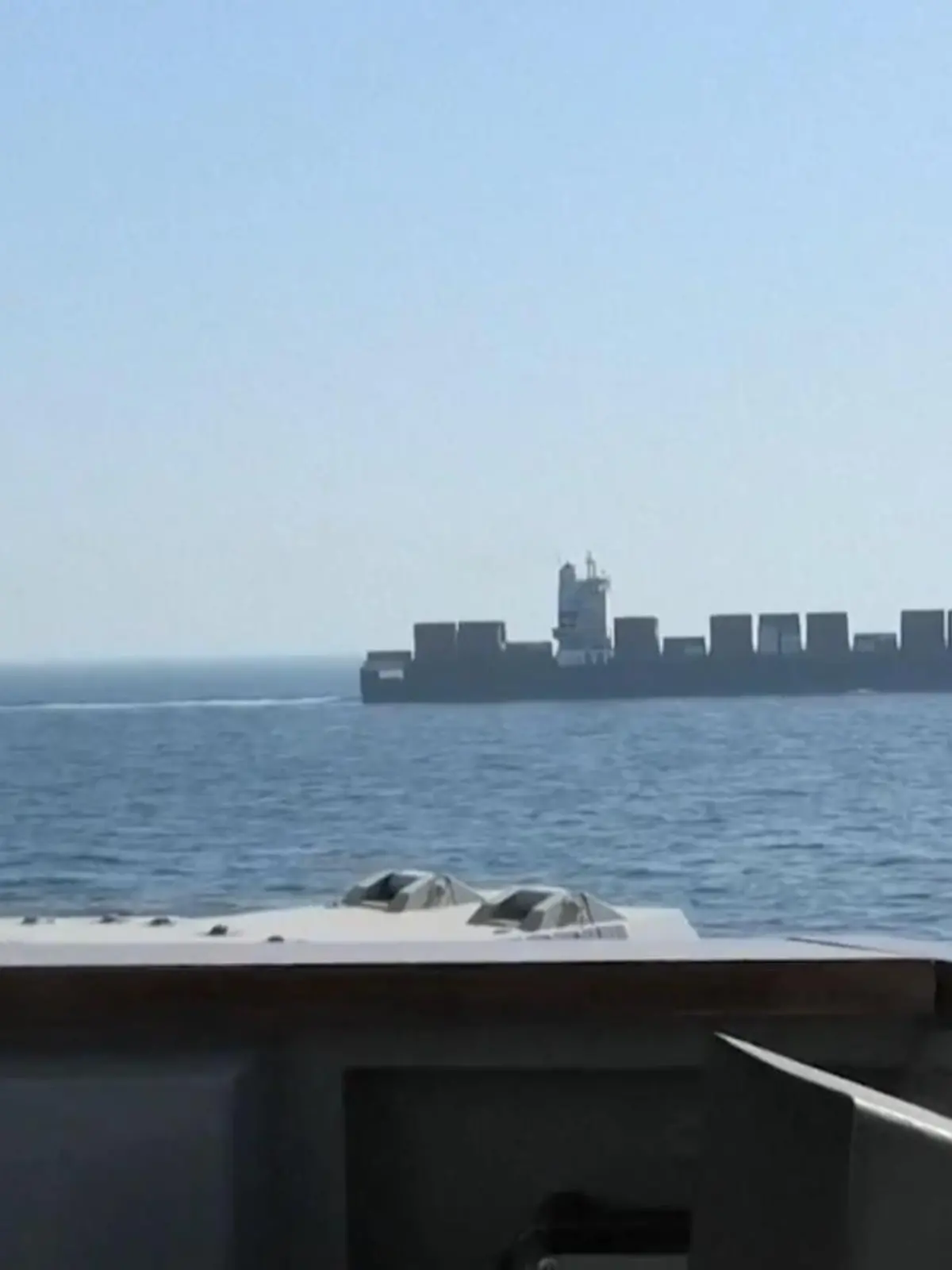 Bild zu: "US-Marine greift Iran-Frachter an – und übernimmt Kontrolle"