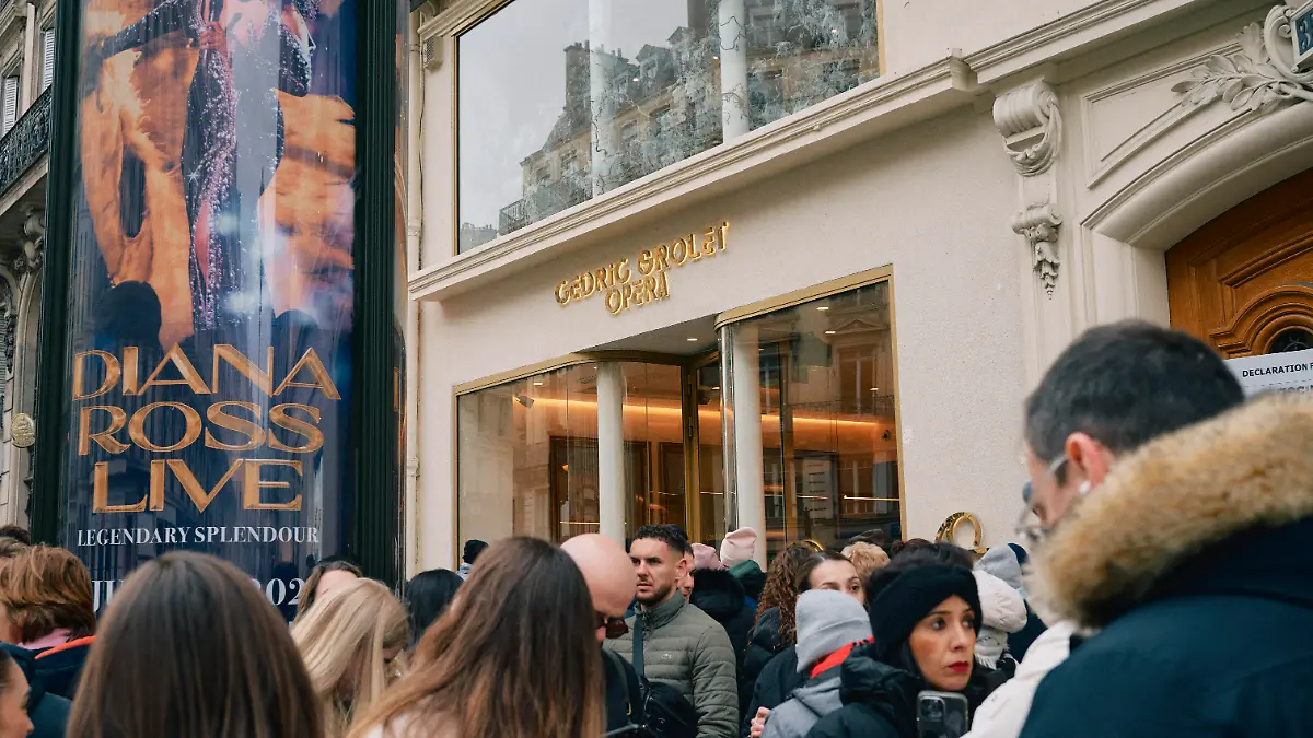 Paris: Vor den Geschäften von Cédric Grolet sammeln sich regelmäßig Menschenmassen an.