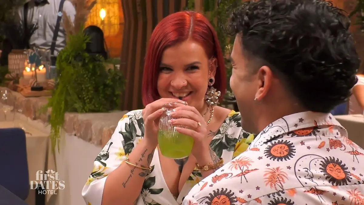 Denise hat so ihre Vorstellungen "So ein kleines Oberlippenbärtchen wär süß"