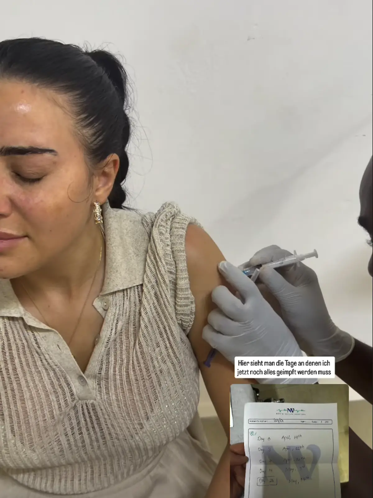 Reality-Star Leyla Heiter wird nach dem Affenbiss in einer Klinik auf Sansibar geimpft.