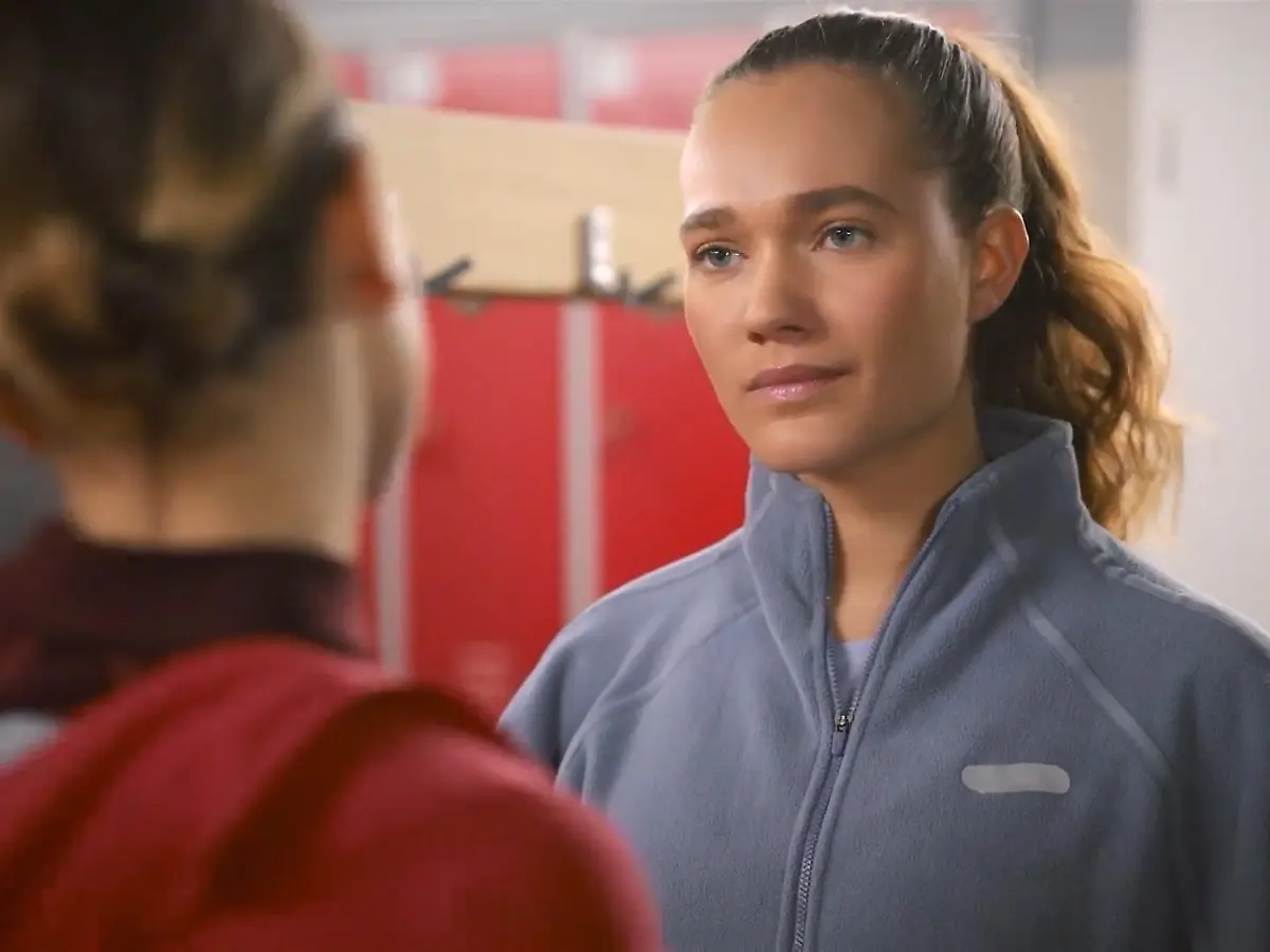 AWZ-Folge vom 04.05.26 auf RTL+: Joana macht Valea klar, dass sie sie  durchschaut hat