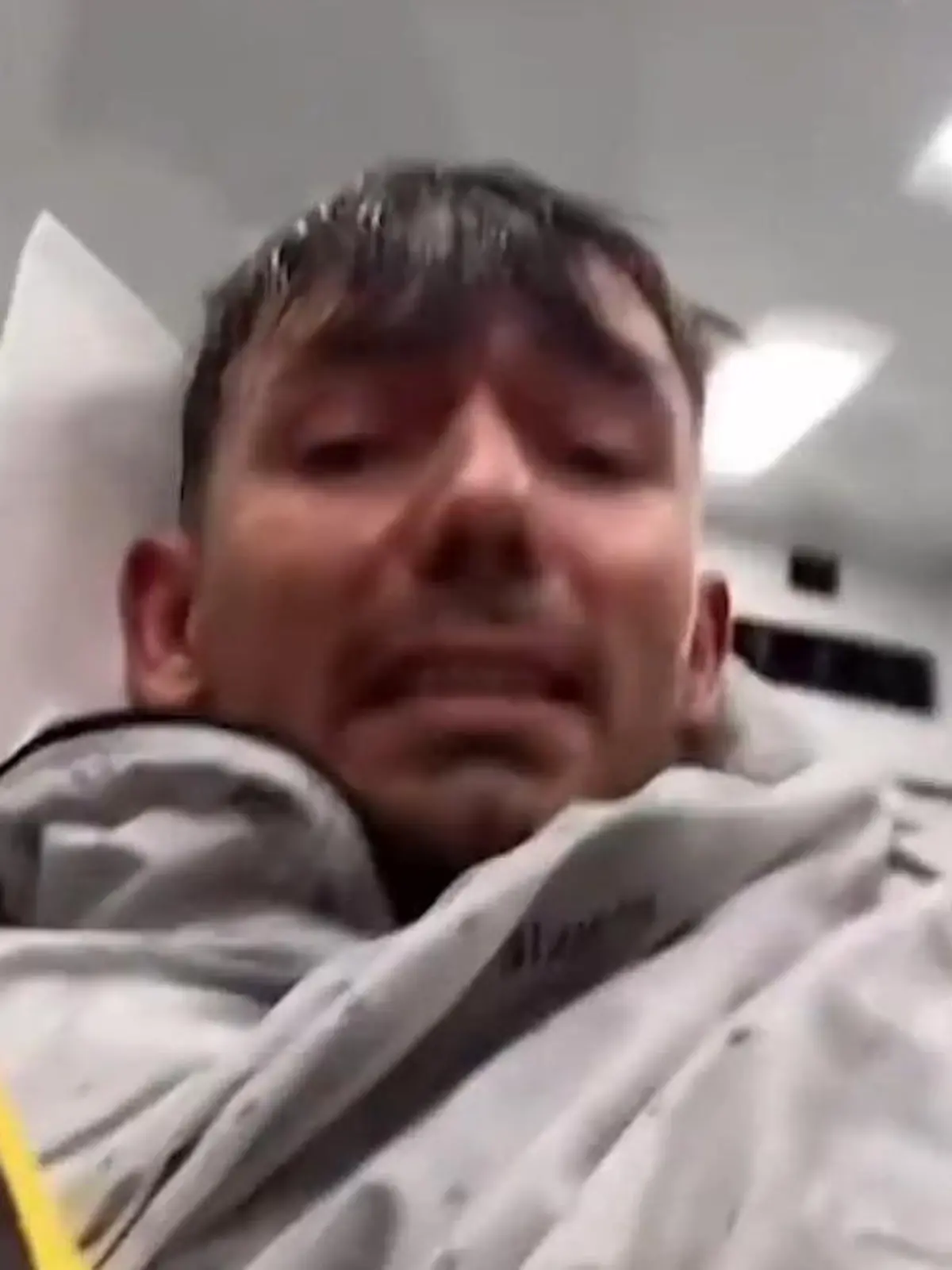 Bild zu: "Livestream aus dem Krankenwagen! Sorge um Capital Bra"