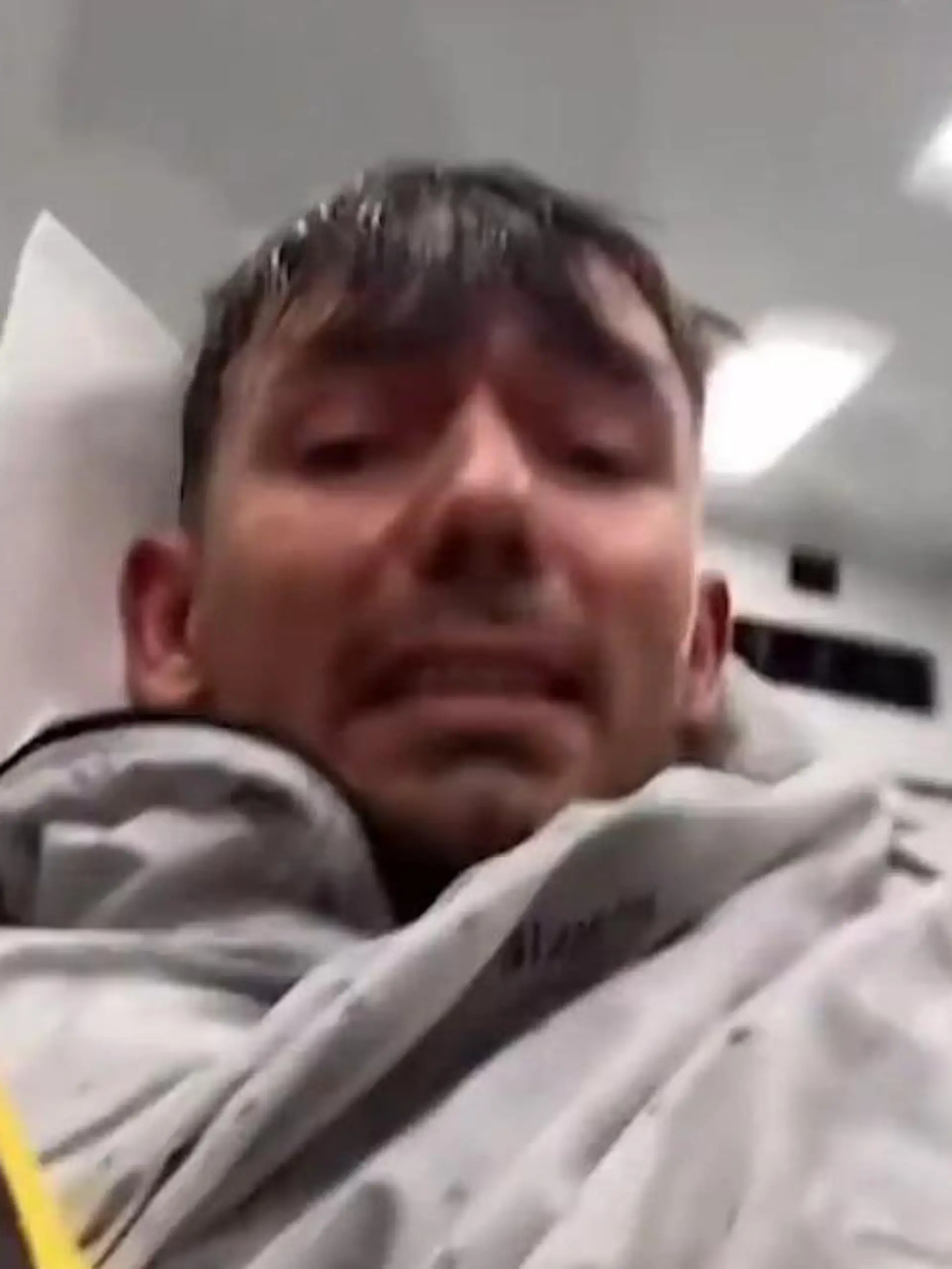 Bild zu: "Livestream aus dem Krankenwagen! Sorge um Capital Bra"