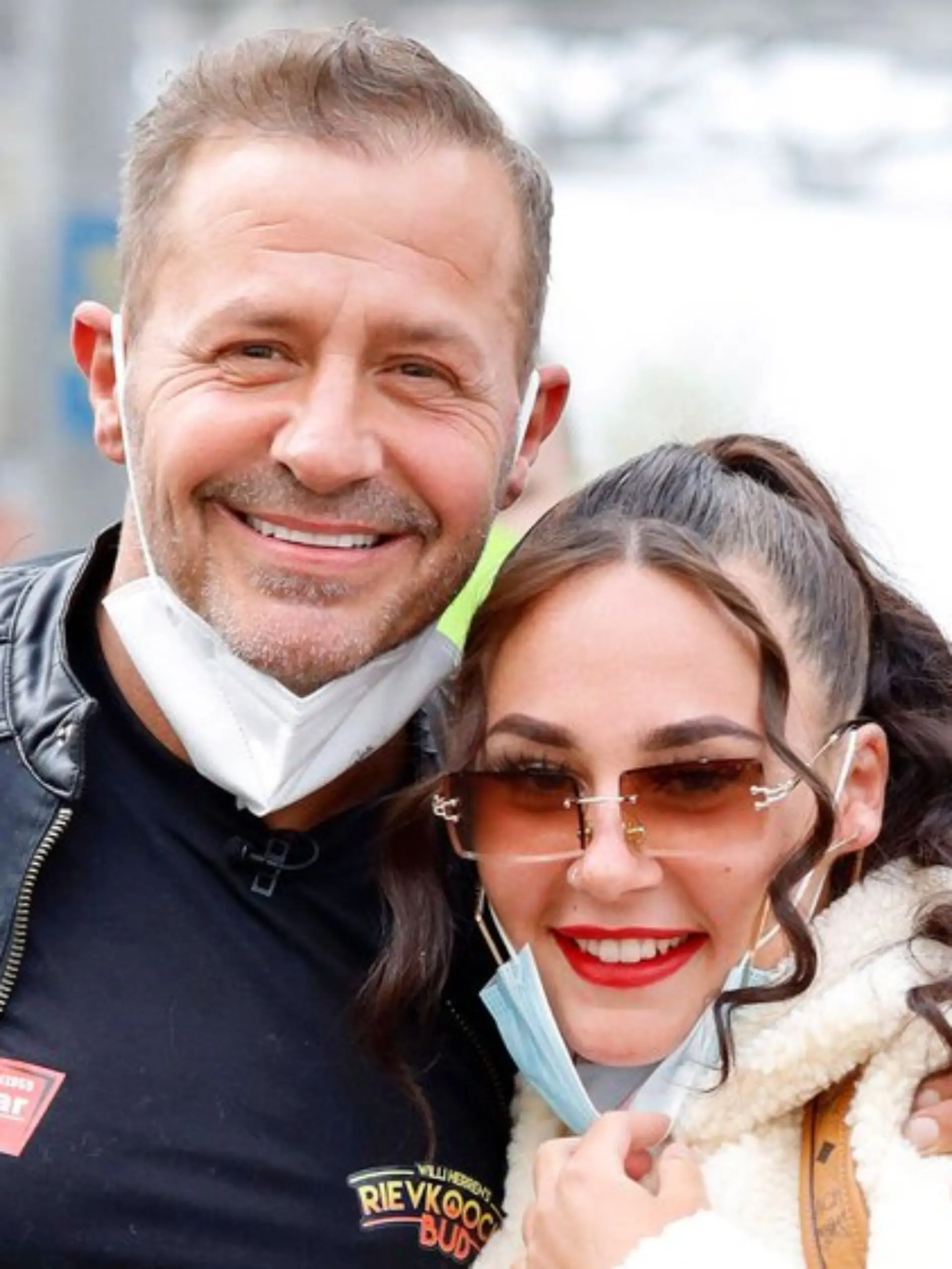 Alessia mit ihrem Vater Willi Herren in liebevoller Umarmung