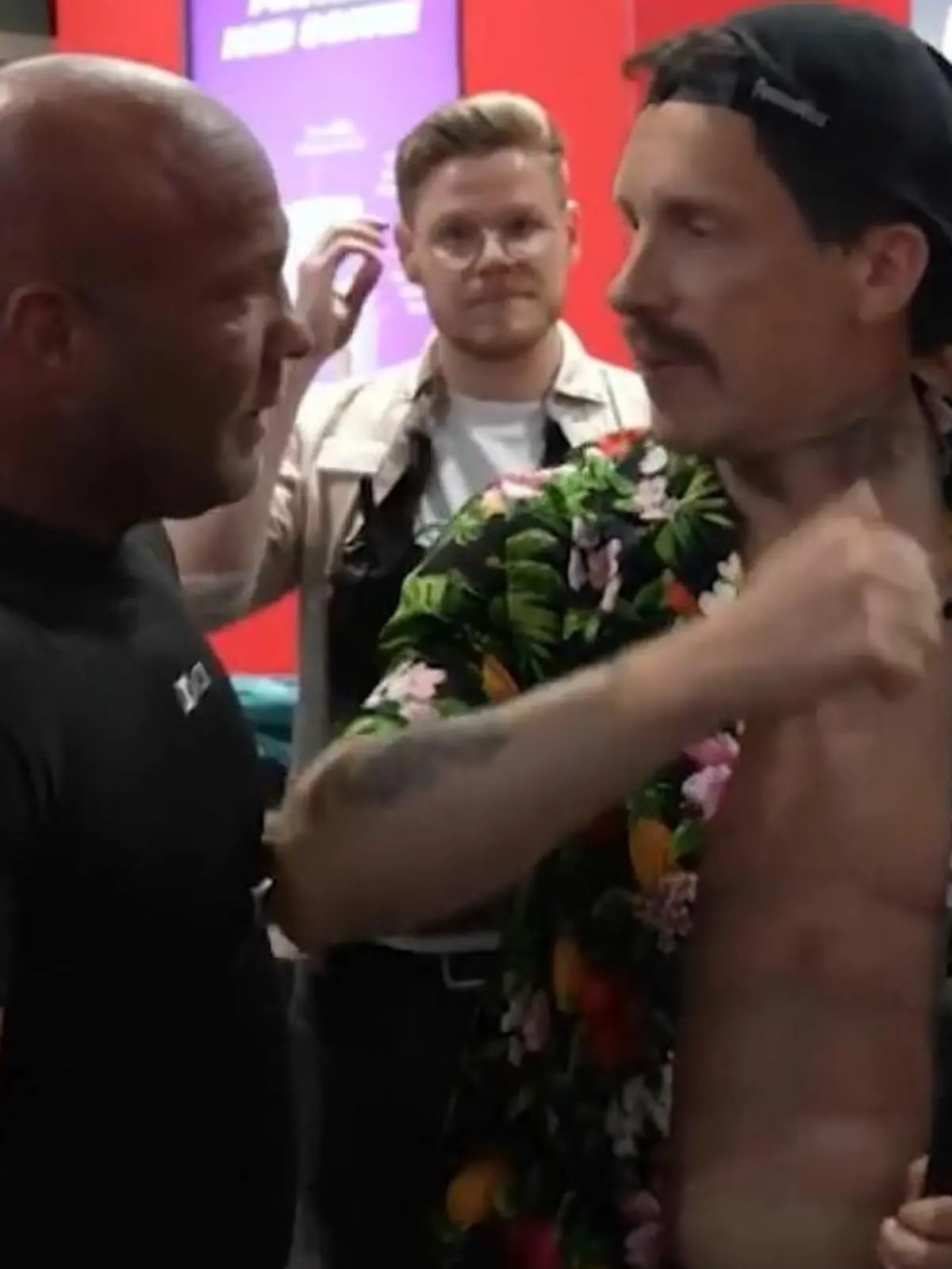 Bild zu: "Zoff eskaliert! Oliver Pocher fliegt von Fitnessmesse – aus DIESEM Grund!"