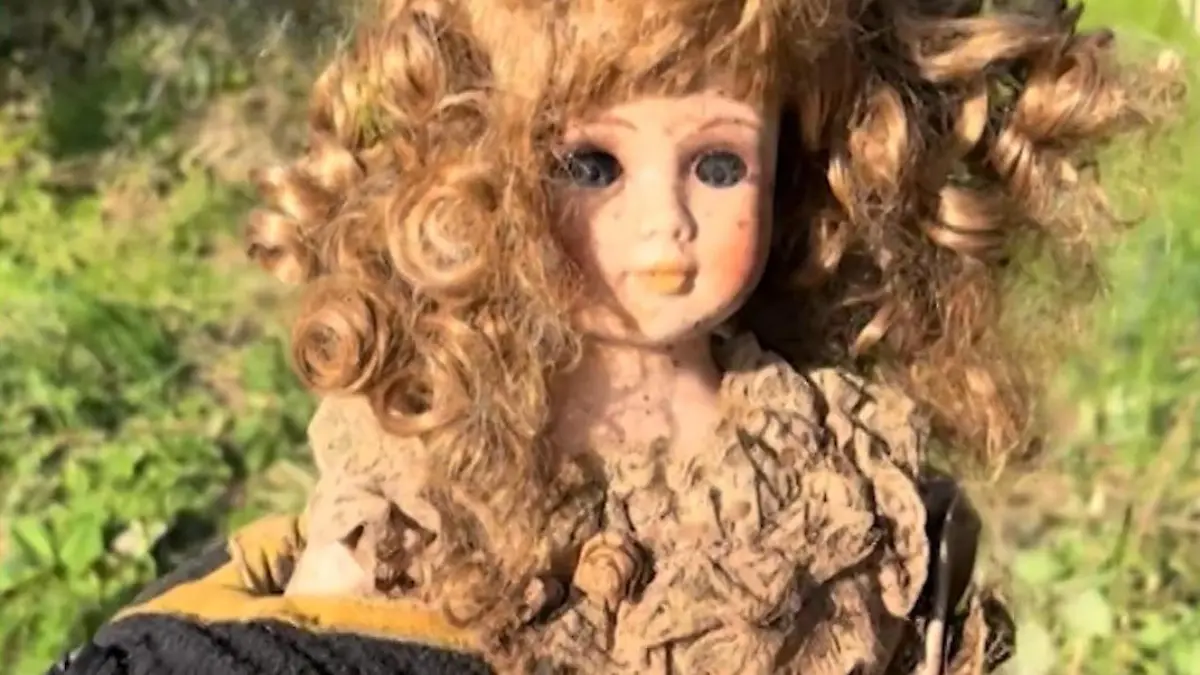 Grusel-Fund beim Haus-Umbau! DIESE Entdeckung verändert Natalies Leben Puppen-Friedhof im Garten