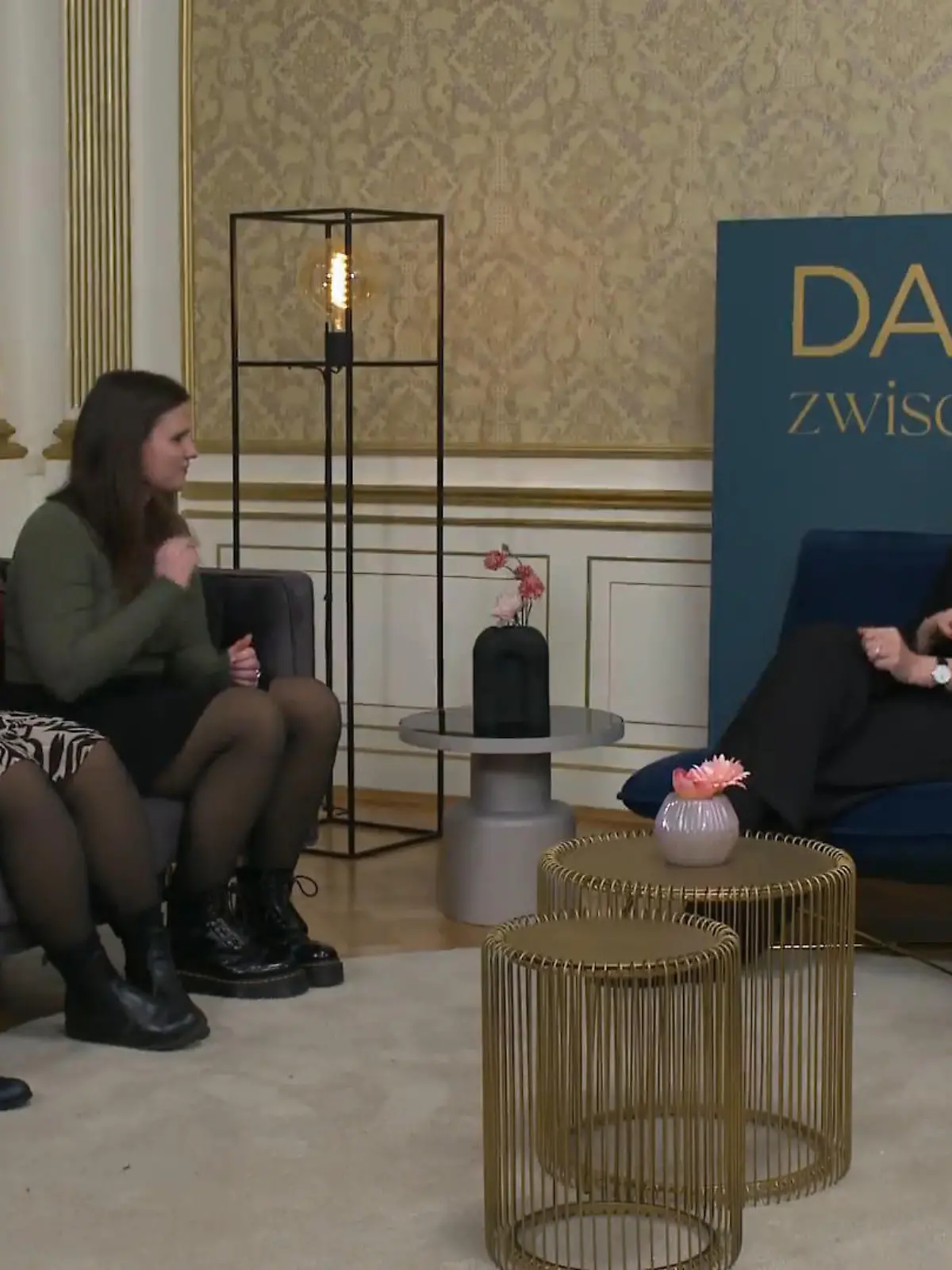 Bild zu: "Wessen Kleider will Braut Nina zuerst anprobieren?"