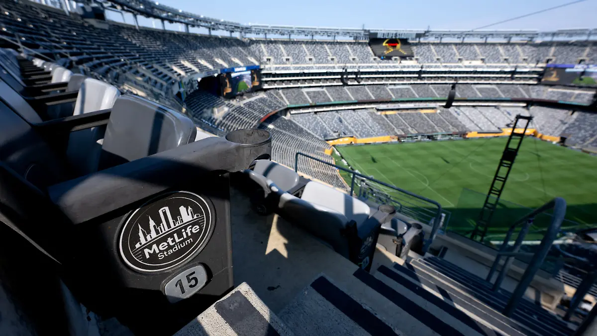 ARCHIV - 11.07.2025, USA, East Rutherford: Fußball: Club-WM, vor dem Finale FC Chelsea - Paris Saint-Germain. Blick in das MetLife Stadium. Am 19. Juli wird in dem Stadion das Finale der Fußball-Weltmeisterschaft ausgetragen, für die Fans werden Zugfahrten zum Spiel sehr teuer. (zu dpa: «Keine Abzocke? Preis für WM-Zugfahrt in New York explodiert») Foto: Sven Hoppe/dpa +++ dpa-Bildfunk +++