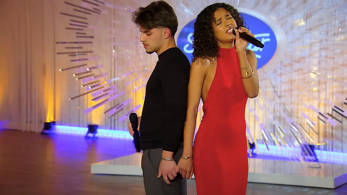 Können Noemi und Paco die Jury mit Gefühl und Chemie für sich gewinnen? Knistern auf der Bühne
