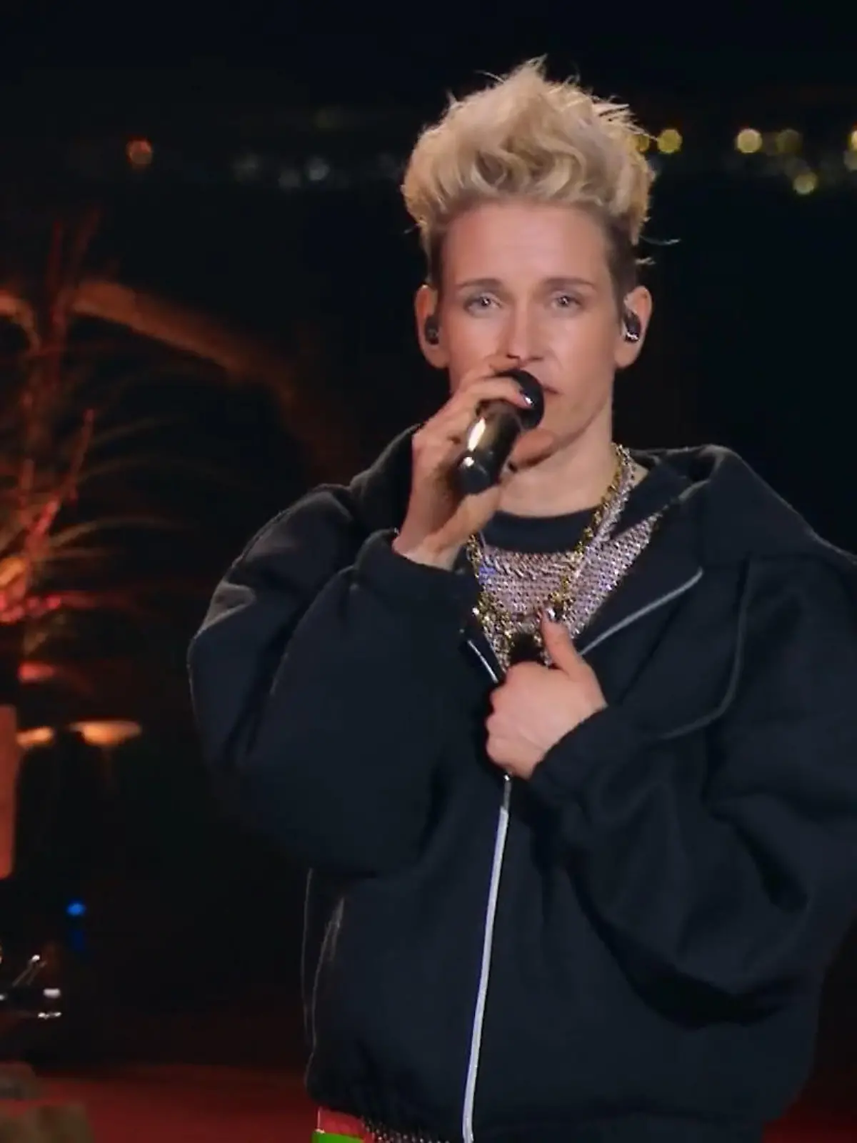 Bild zu: "Zwischen alten Wunden und neuem Mut: Frida Gold erlebt einen neuen Sonnenaufgang"