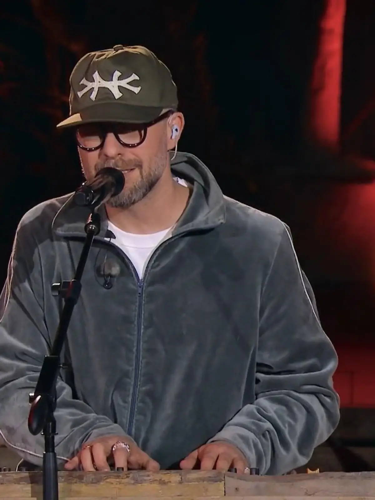 Bild zu: "Mark Forster macht aus „Neuer Tag“ ein Wiegenlied für jede Generation"