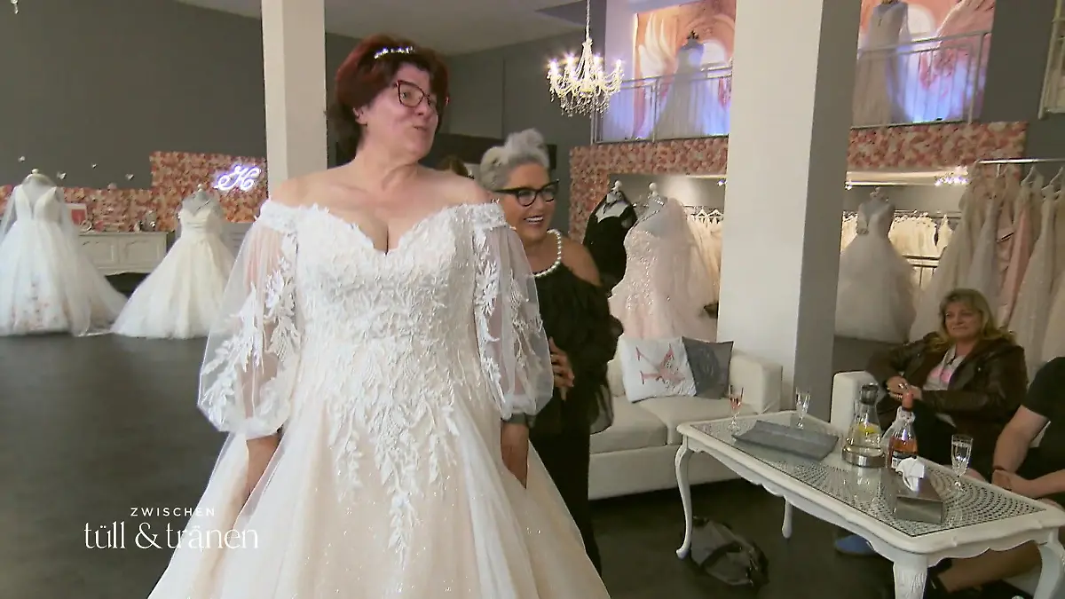 Kann Antje Tanja nach 34 Ehejahren doch noch zum großen Brautmoment verhelfen? Spätes Brautglück
