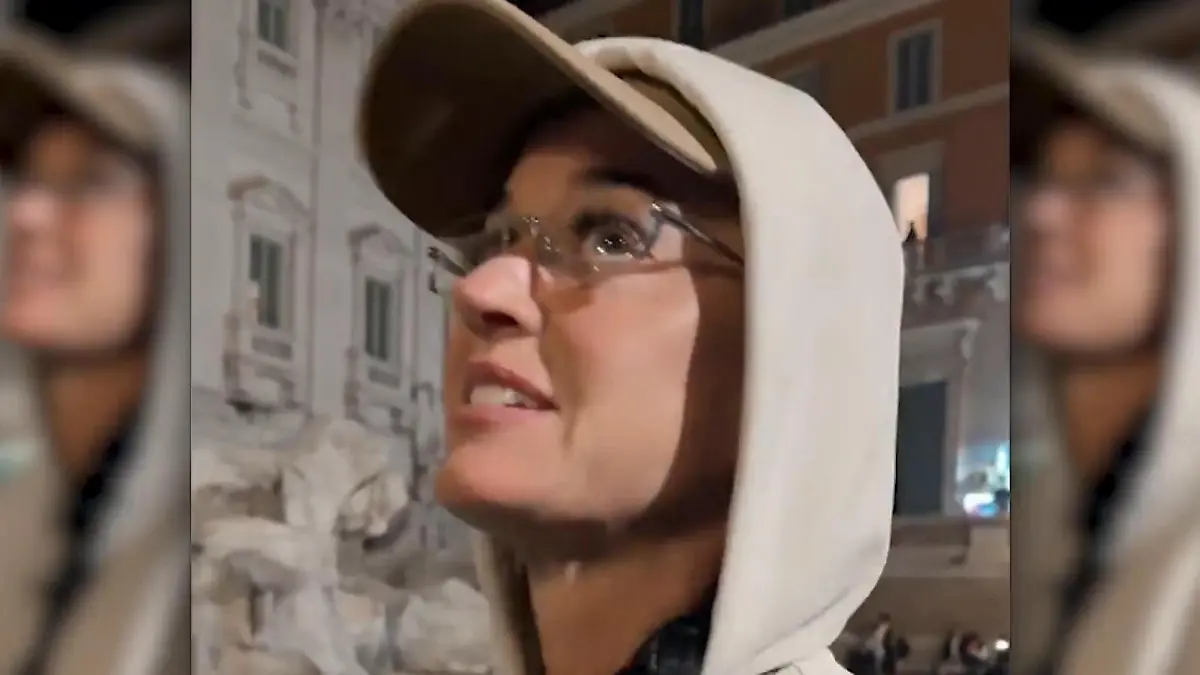 Für extra viel Glück? Katy Perry wirft ihre Kreditkarte in den Trevi-Brunnen Sängerin ohne Bargeld in Rom