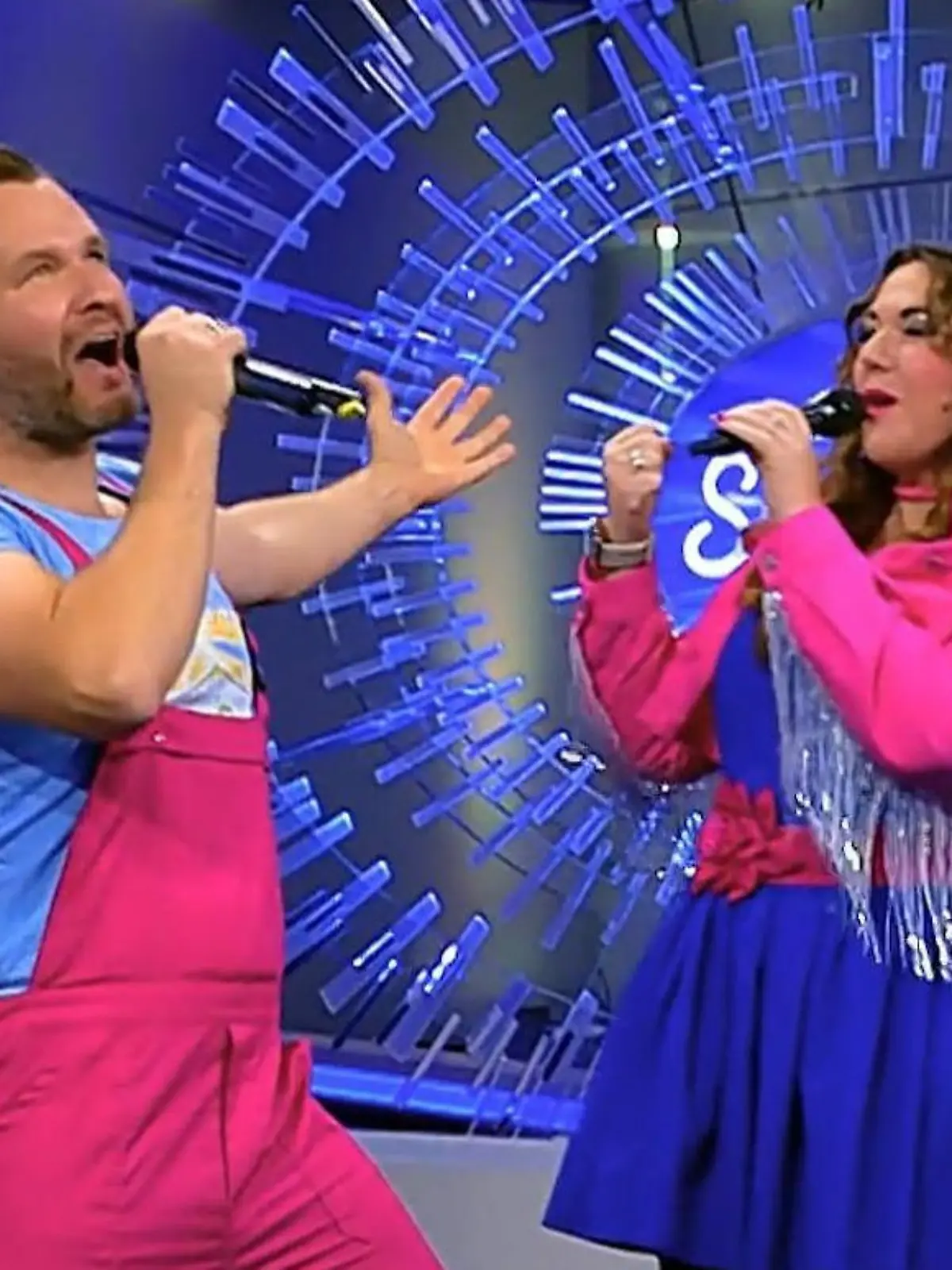 Bild zu: "Miauend und bellend zum Recall? Schlagerduo will DSDS-Jury mit eigenem Song überzeugen"