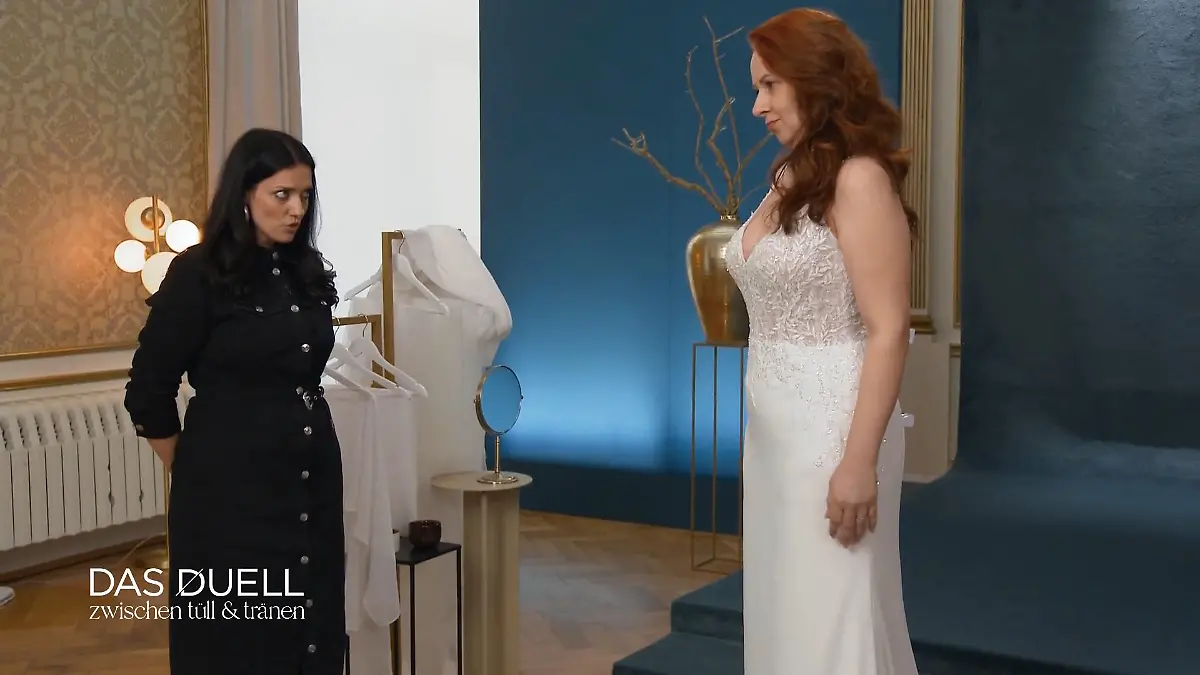 Kann Elaine Doreen mit ihrer Auswahl überzeugen – und wird doch ein Fit and Flare? Jetzt zieht Elaine nach