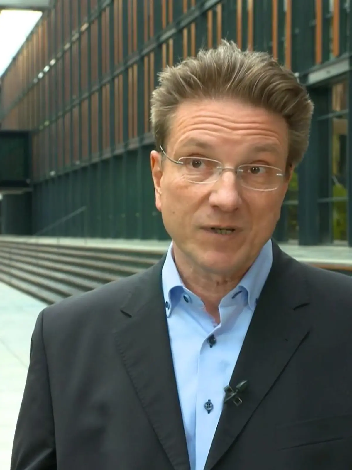 Bild zu: "Kerosin-Krise verunsichert Urlauber! Ist der Sommerurlaub in Gefahr?"