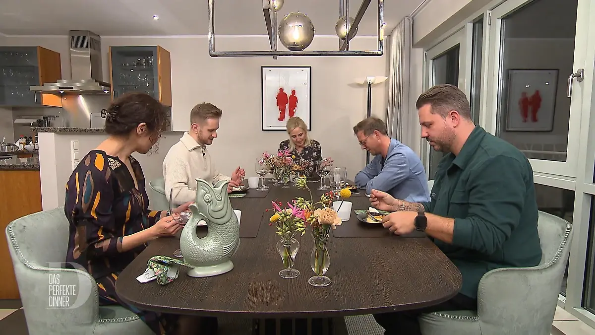 Juttas Dessert schmeckt nicht jedem Diskussionsstoff beim Nachtisch