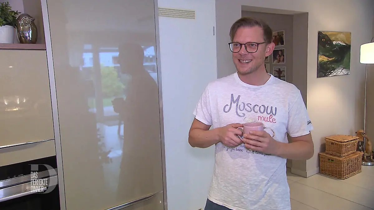 Mark bekommt Unterstützung von seiner Partnerin – und beide glauben an seine Kochkünste Selbstbewusst