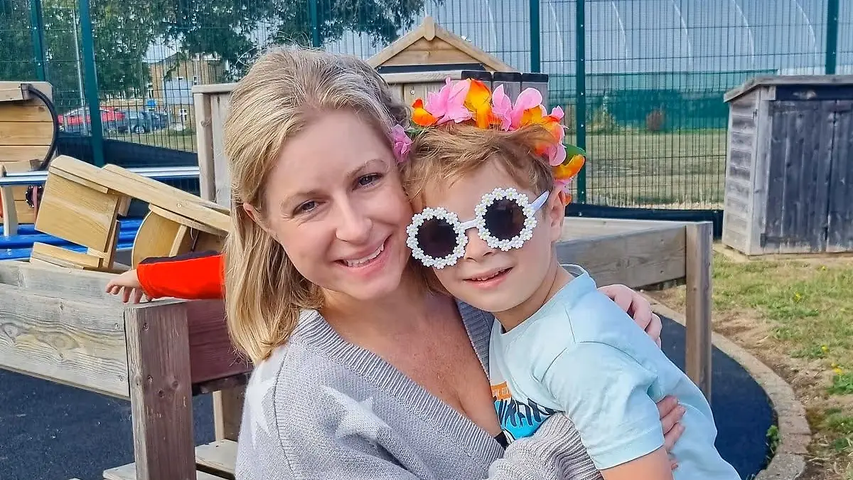 Der kleine Teddy sollte eigentlich nur eine neue Brille bekommen