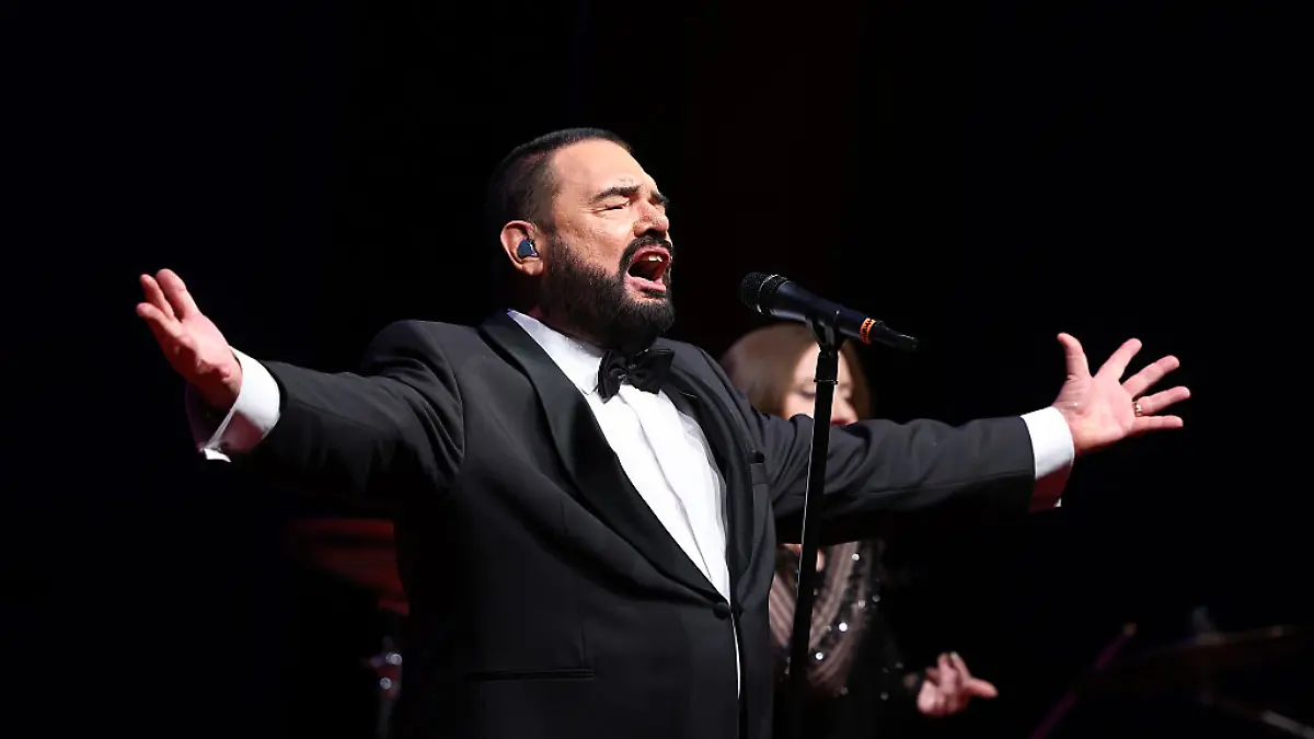 Marian Gold ist der Sänger der Band „Alphaville”. Das Foto zeigt ihn bei einem Auftritt 2025 in Chemnitz.