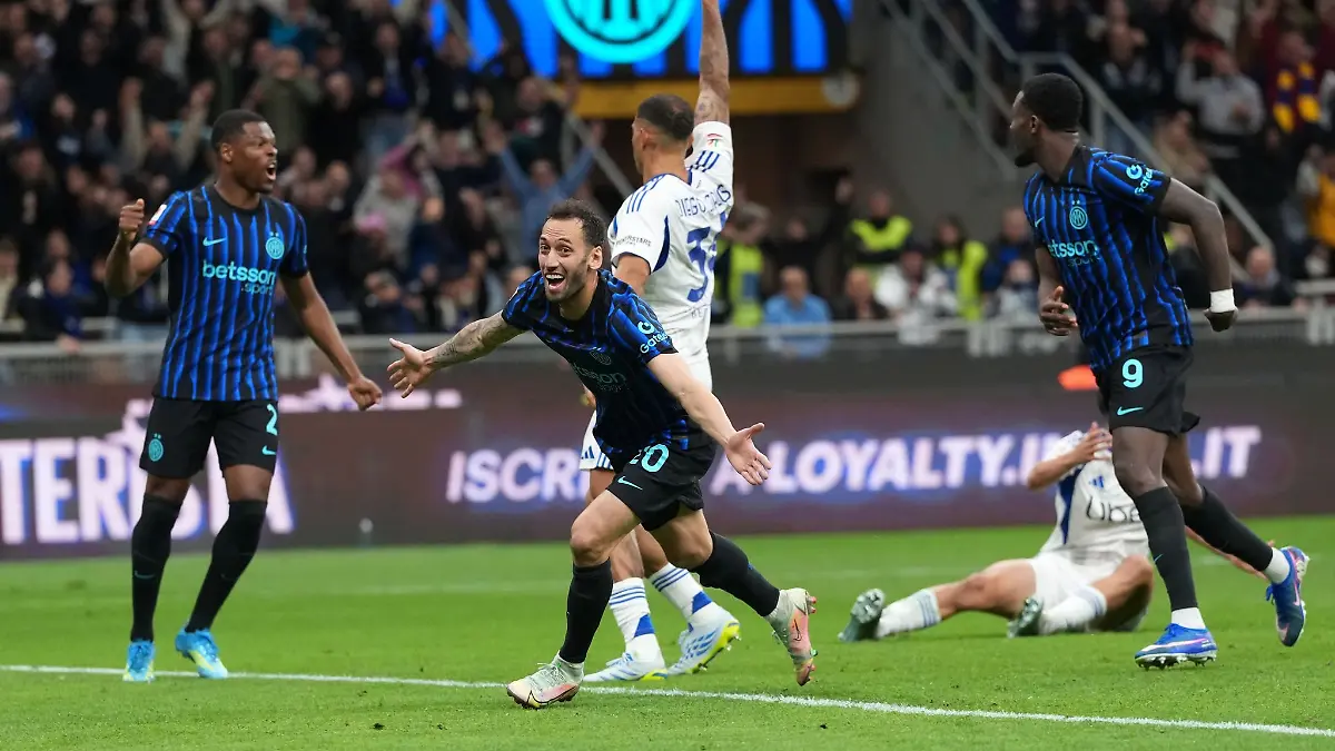 Hakan Calhanoglu war für Inter Mailand der Matchwinner gegen den AC Como.