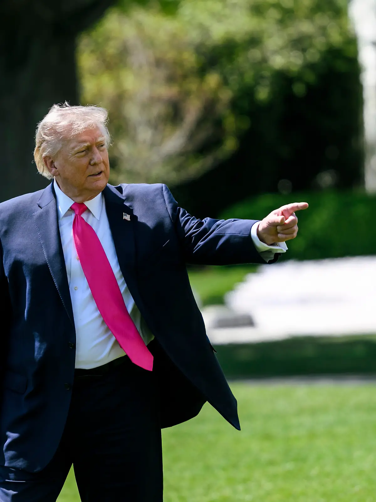 April 20, 2026, Washington, Dc, United States of America: U.S President Donald Trump, gestures to the media pool before boarding Marine One on the South Lawn of the White House, April 16, 2026 in Washington, D.C. Trump departed to Joint Base Andrews then on to Las Vegas. (Credit Image: Â© Molly Riley/White House/Planet Pix via ZUMA Press Wire