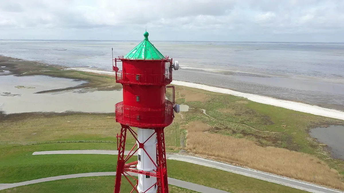 Die Aussicht vom Campener Leuchtturm auf das Wattenmeer ist einzigartig.