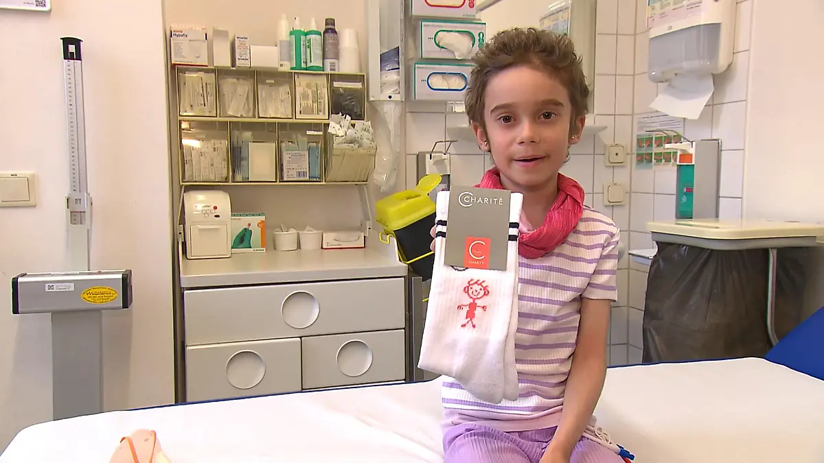 Charité Berlin: Emilias Spendensocken für ein Kinderfest Jetzt mitmachen und helfen
