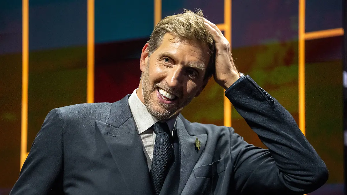 Dirk Nowitzki wurde von Teleprompter überrascht.