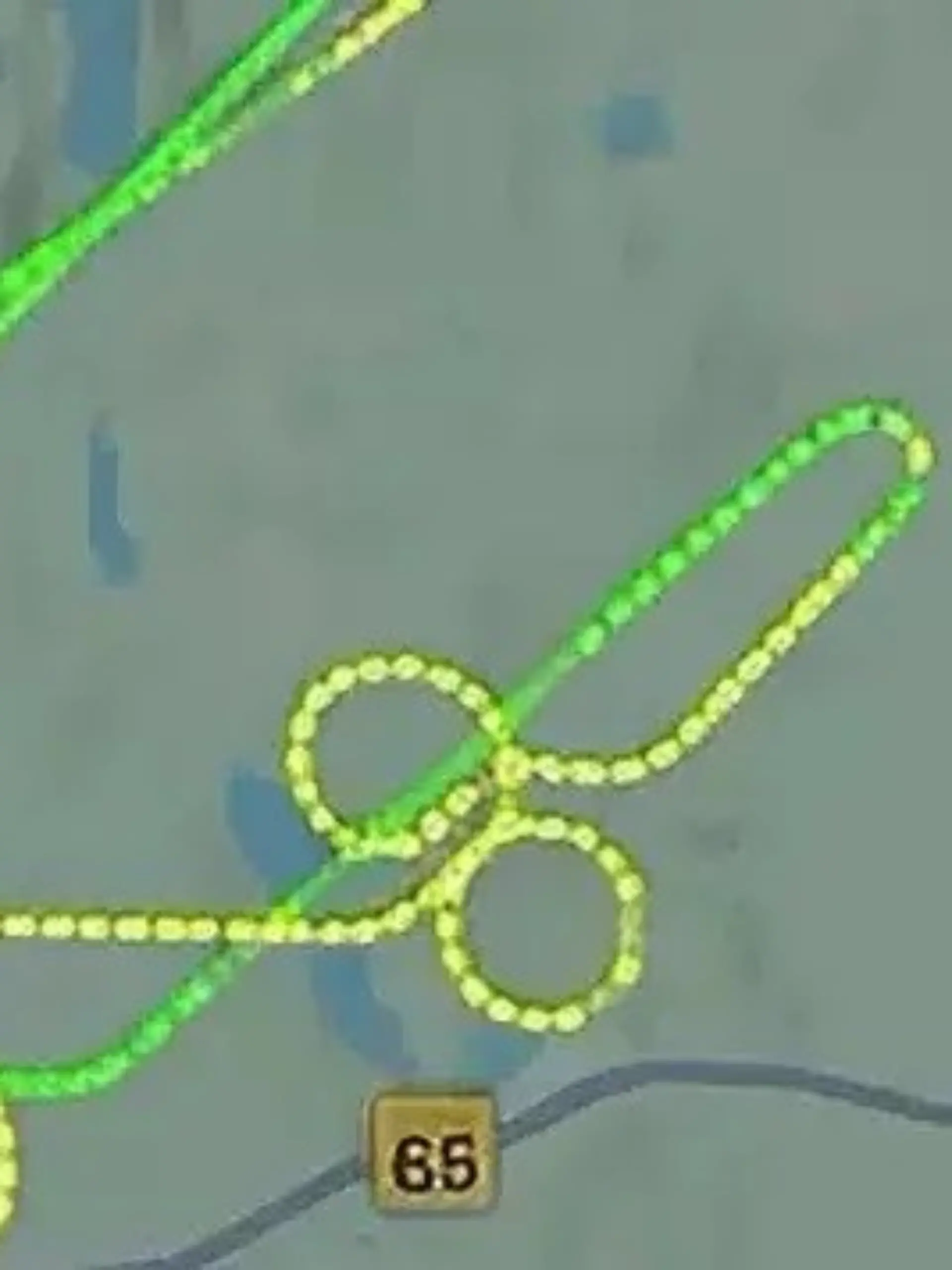 In großen Bögen flogen die Piloten bei einer Übung eher ungewöhnliche Muster in den Himmel.