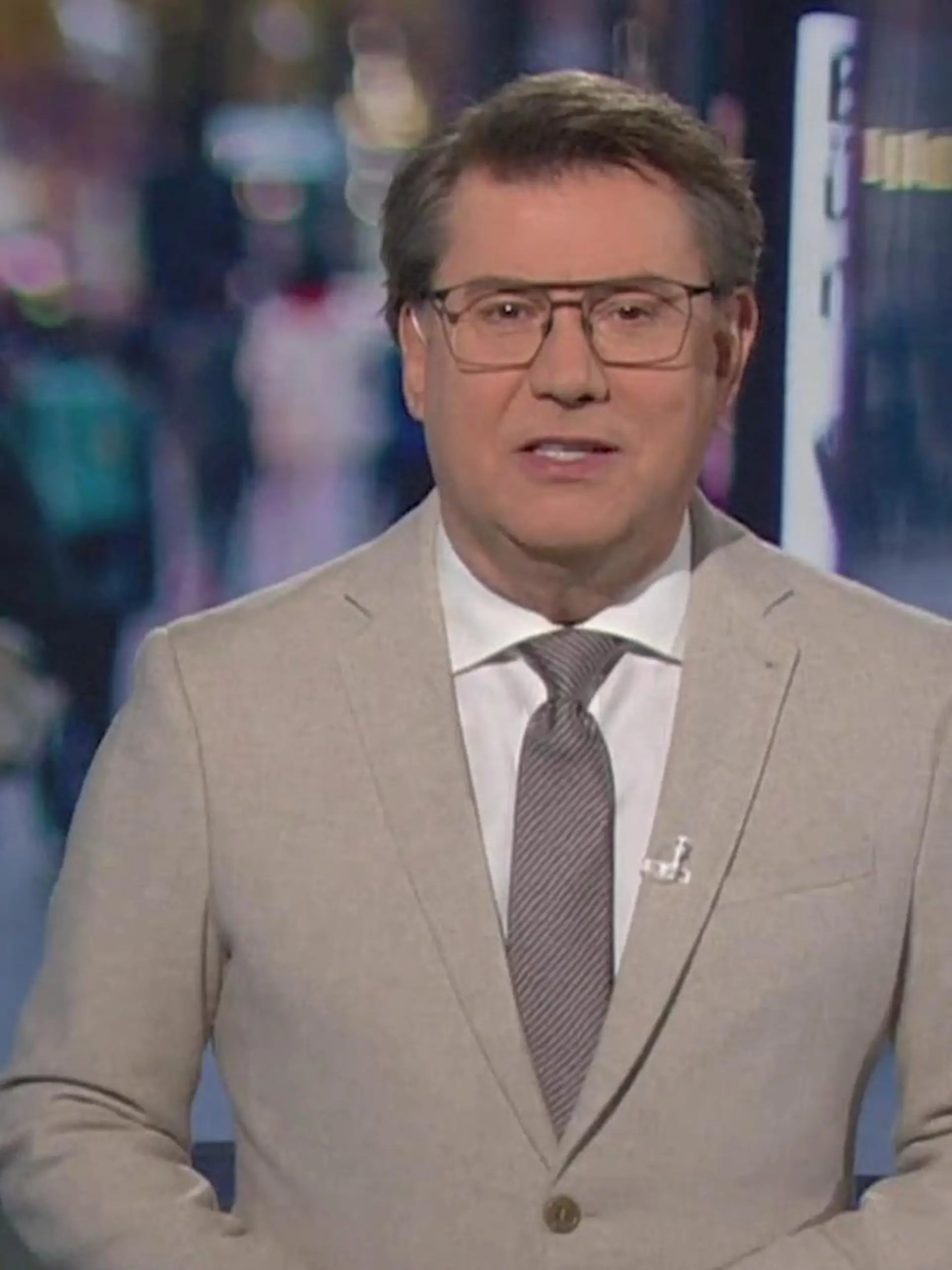Bild zu: "Jens Riewa erklärt seinen überraschenden Look"