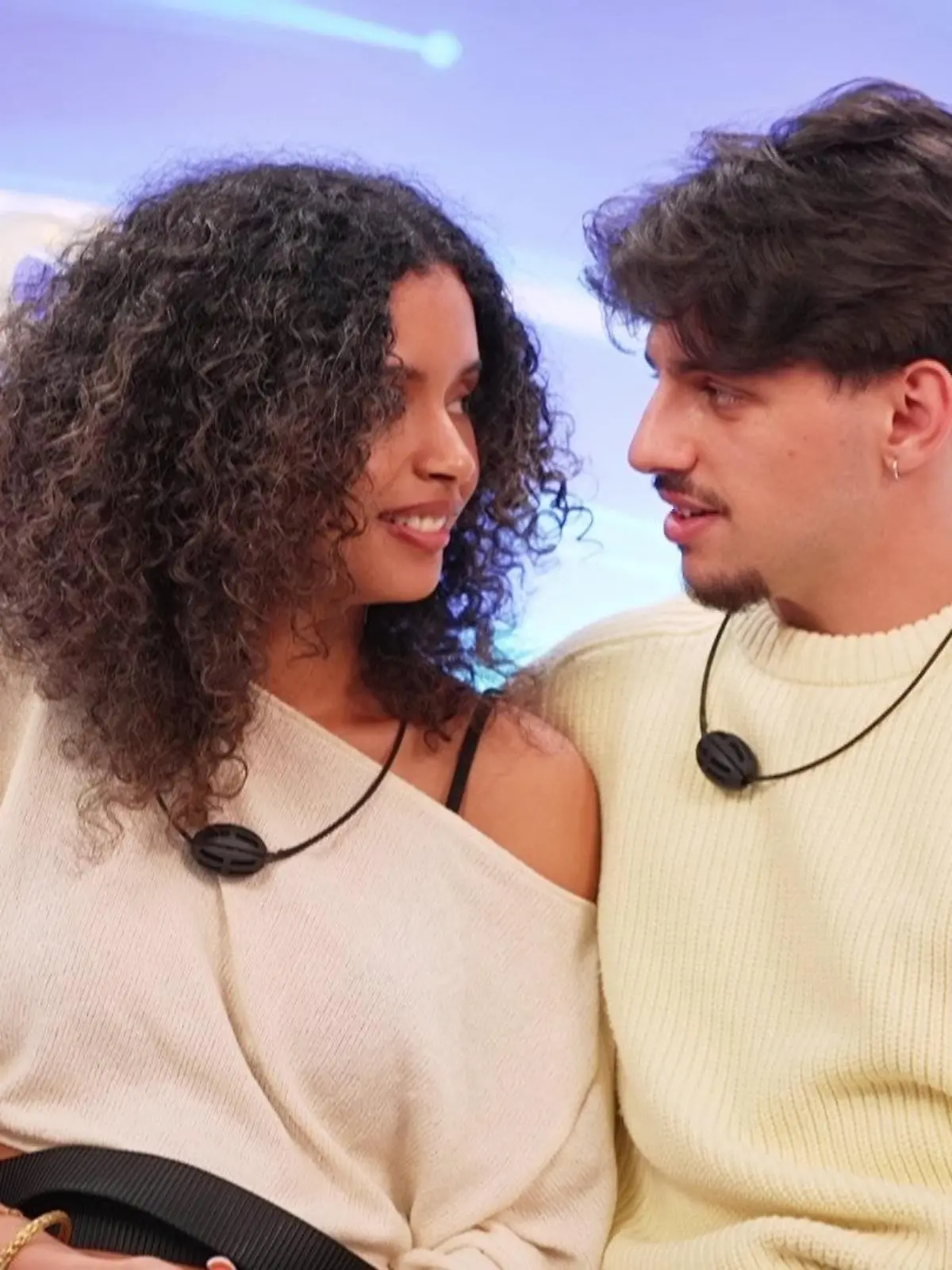 Bild zu: "Liebe nach dem Recall! Noemi und Paco haben sich in ihre Herzen gesungen"