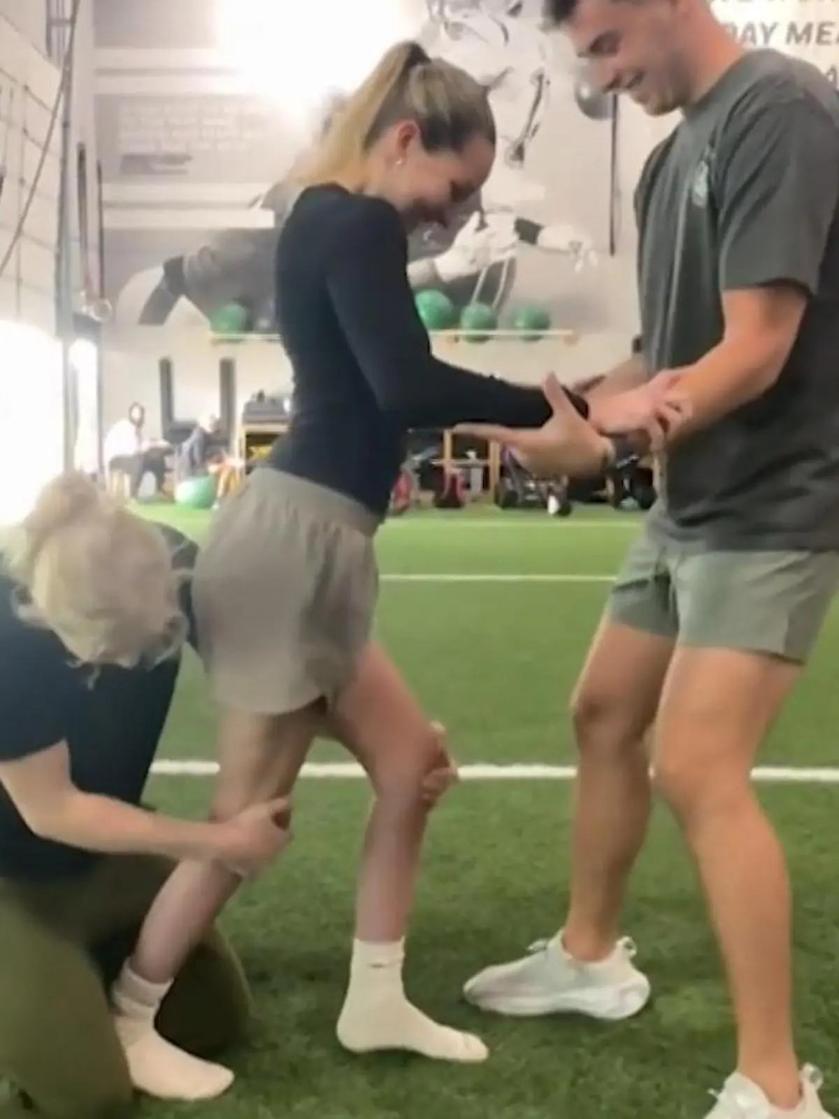 Bild zu: "Nach Horror-Unfall ist Pyper gelähmt – zwei Jahre später fängt sie plötzlich an zu laufen!"