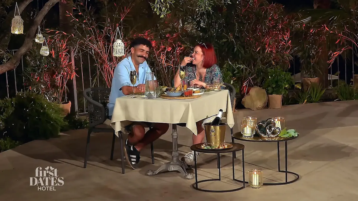 Drittes Date, großes Knistern – wird es für Yoel und Denise jetzt richtig ernst? Romantik am Pool
