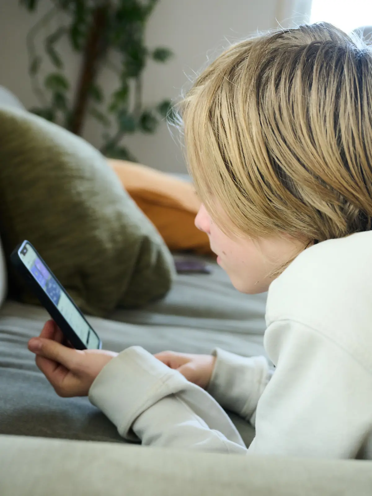 Experten warnen: Kinder sind im Netz kaum geschützt und kämpfen gegen ein System, das sie überfordert. (Symbolbild)