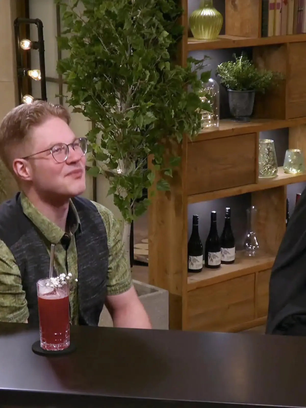 Bild zu: "Leon sucht ehrliche Gefühle – trifft er bei Merle direkt ins Herz?"