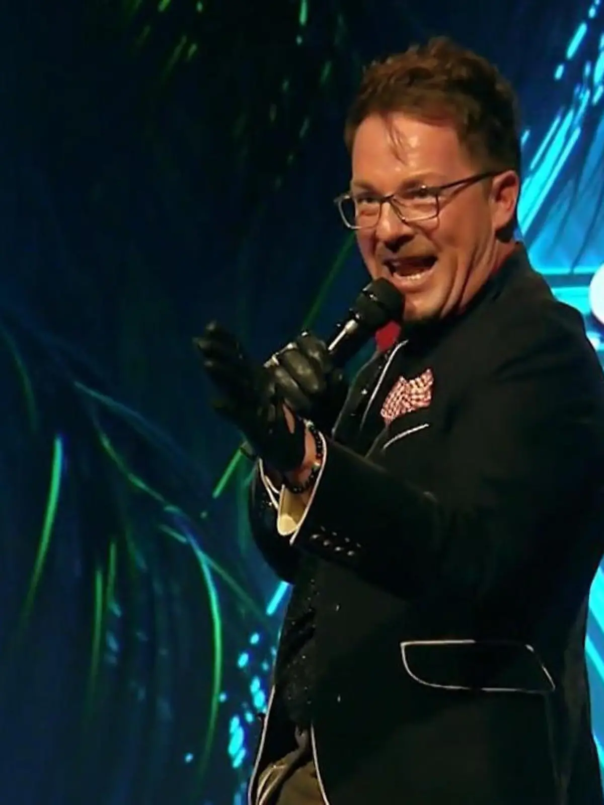 Bild zu: "Stimmung im DSDS-Recall! Mit DIESEM Song heizt Peter allen ein"