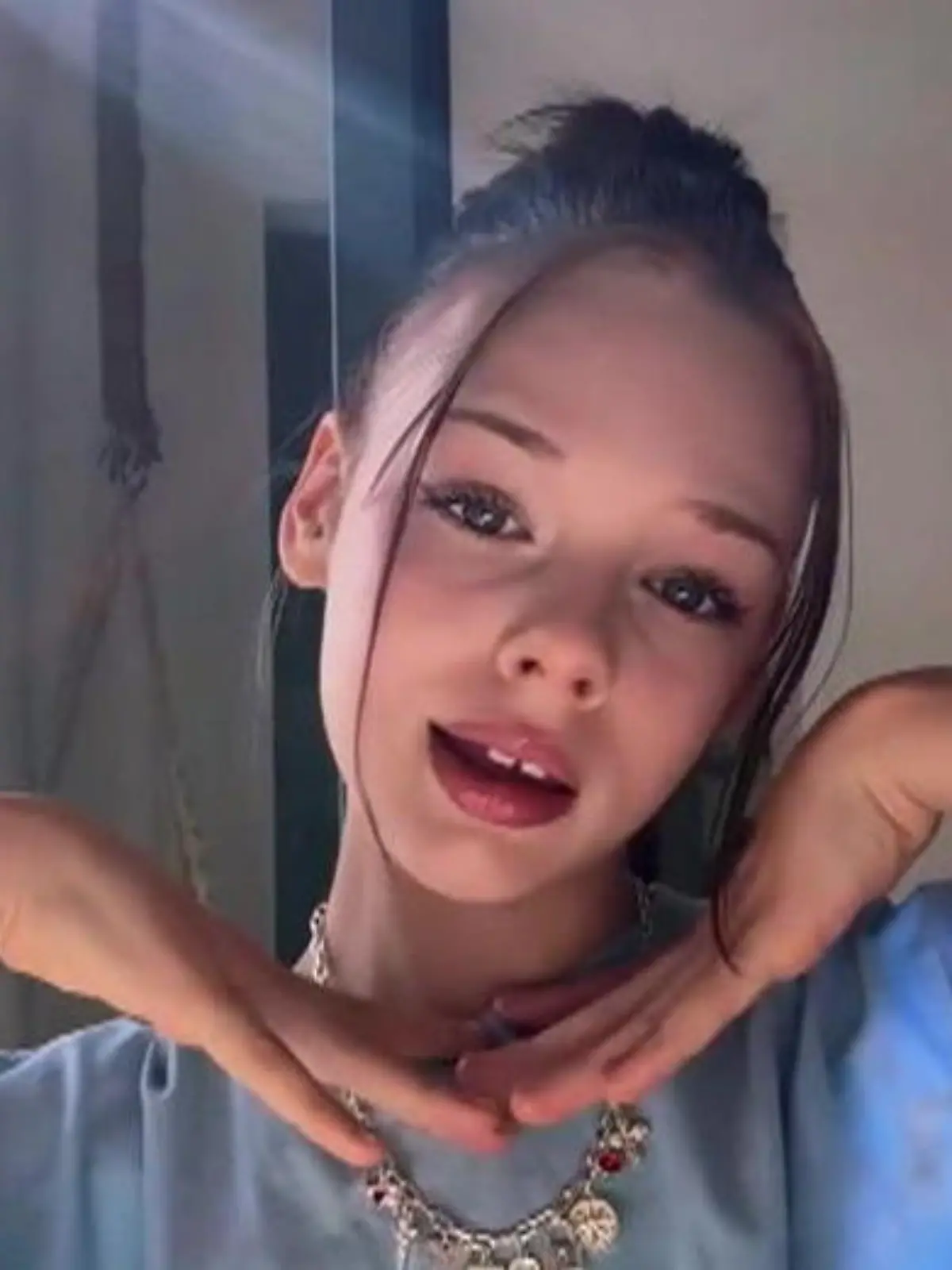 Bild zu: "Anne Wünsches Tochter scheffelt bei Instagram ordentlich Kohle"