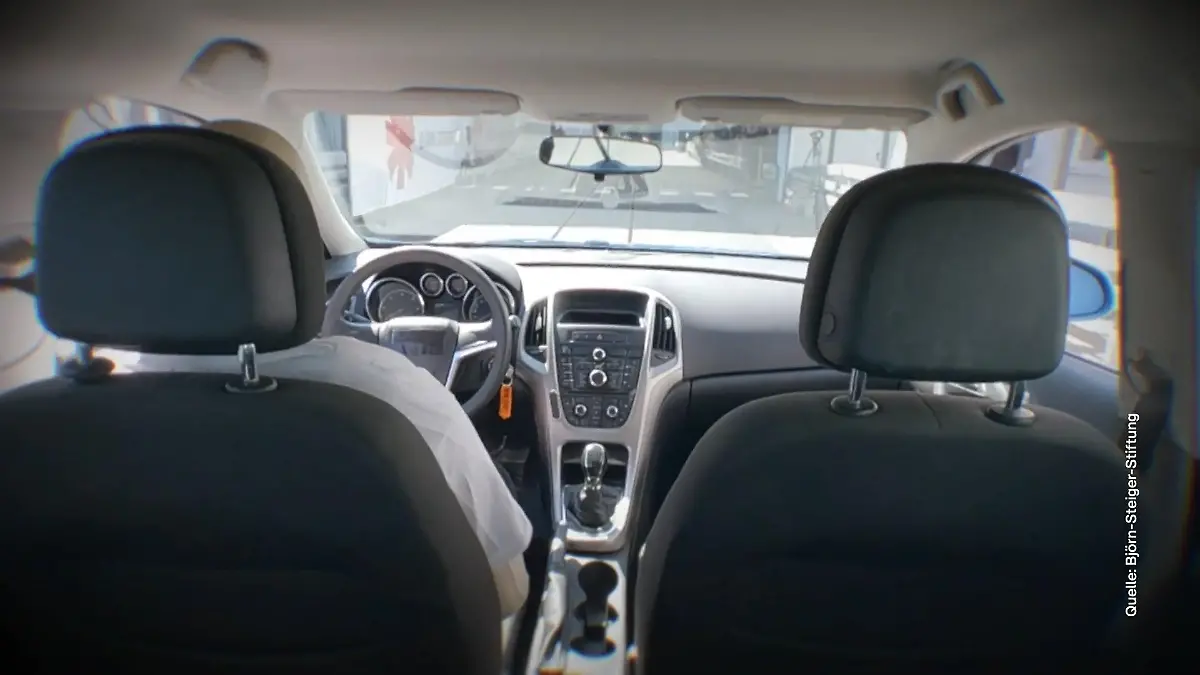 Crashtest zeigt Gefahr für Fußgänger Krasser Aufprall