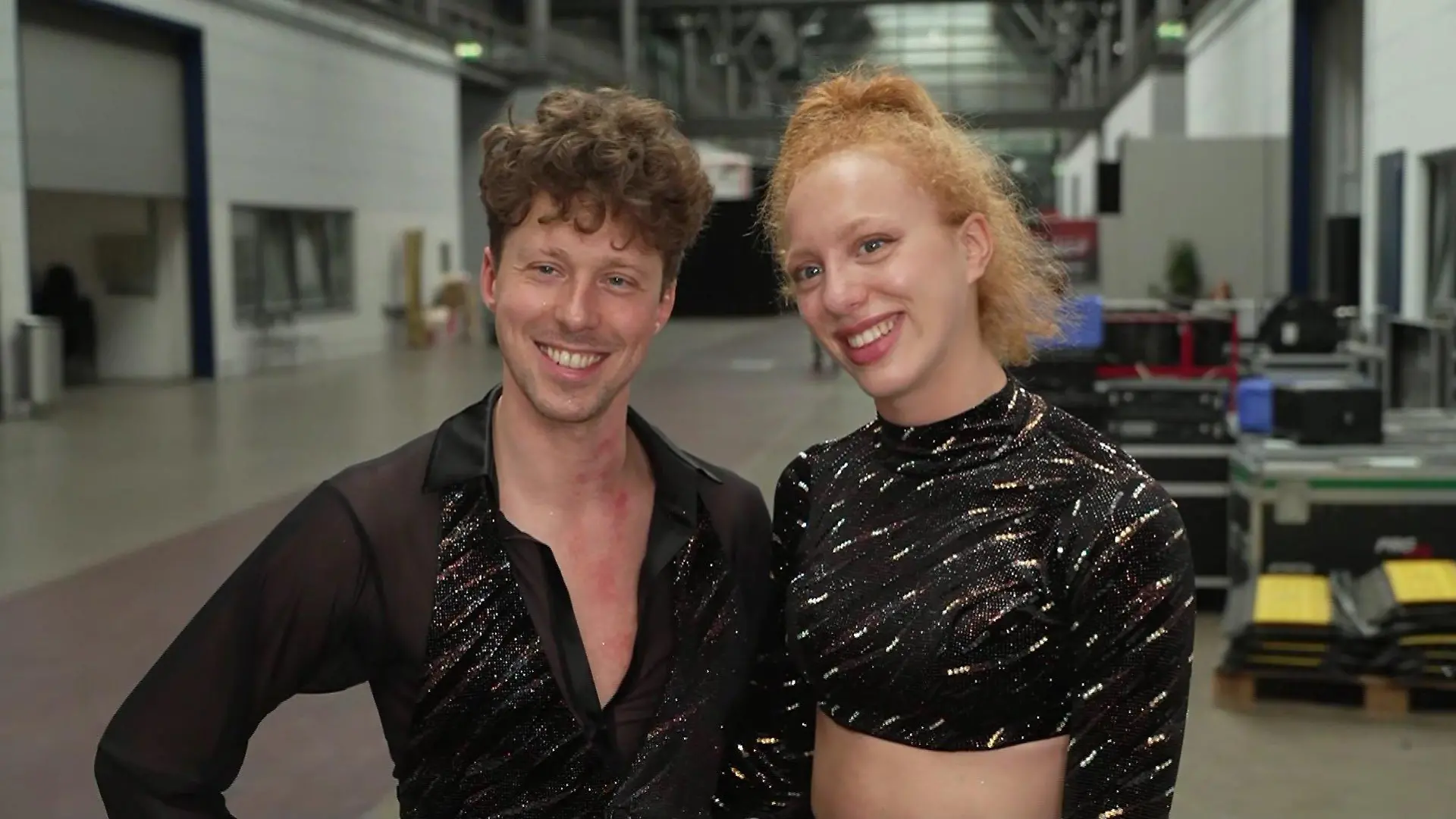 Beim Contemporary im "Let's Dance"-Halbfinale kommen sich Valentin und Anna besonders nahe.