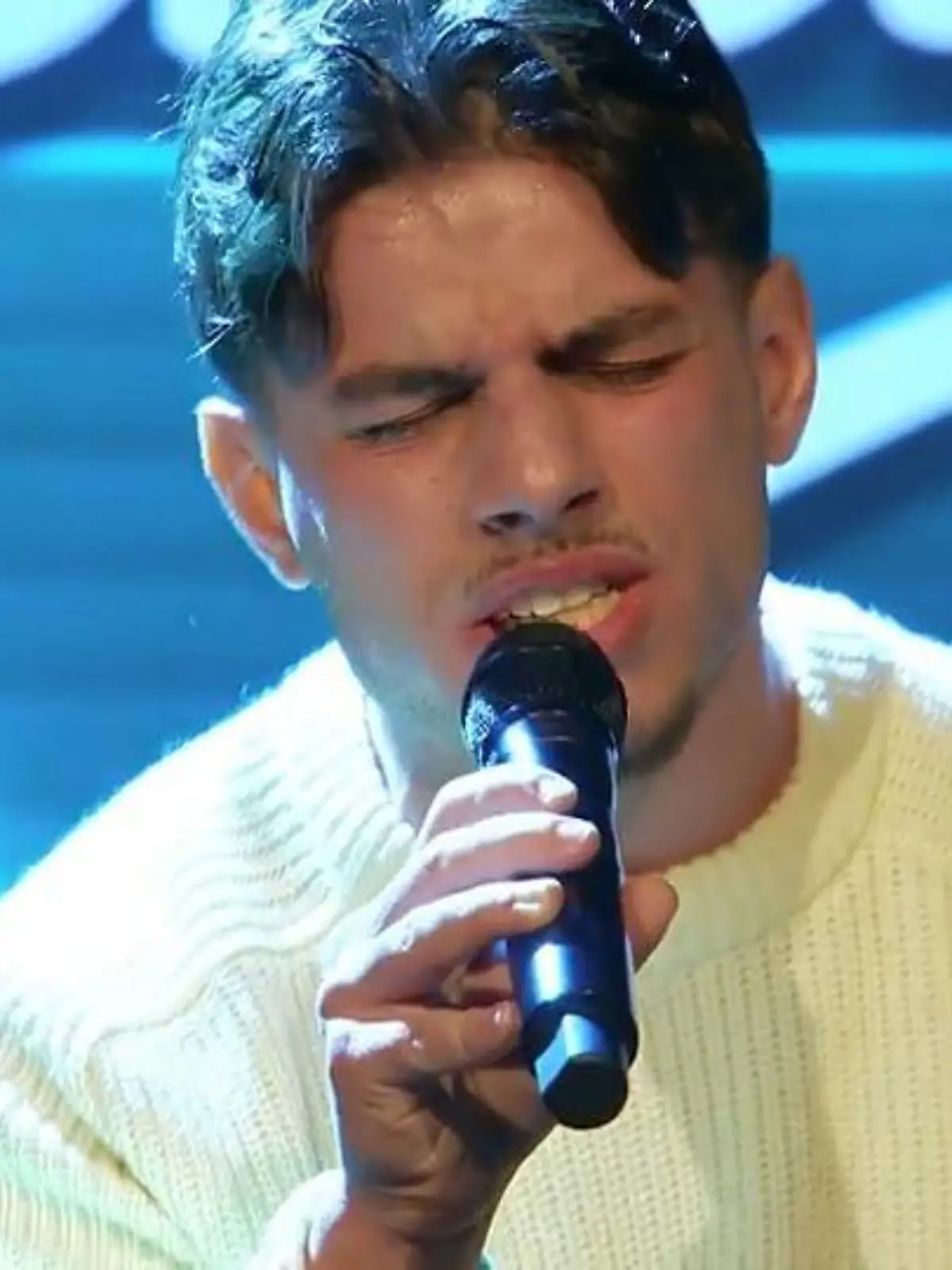 Bild zu: "Starke Stimme, starker Auftritt! Hier begeistert Paco im DSDS-Recall"