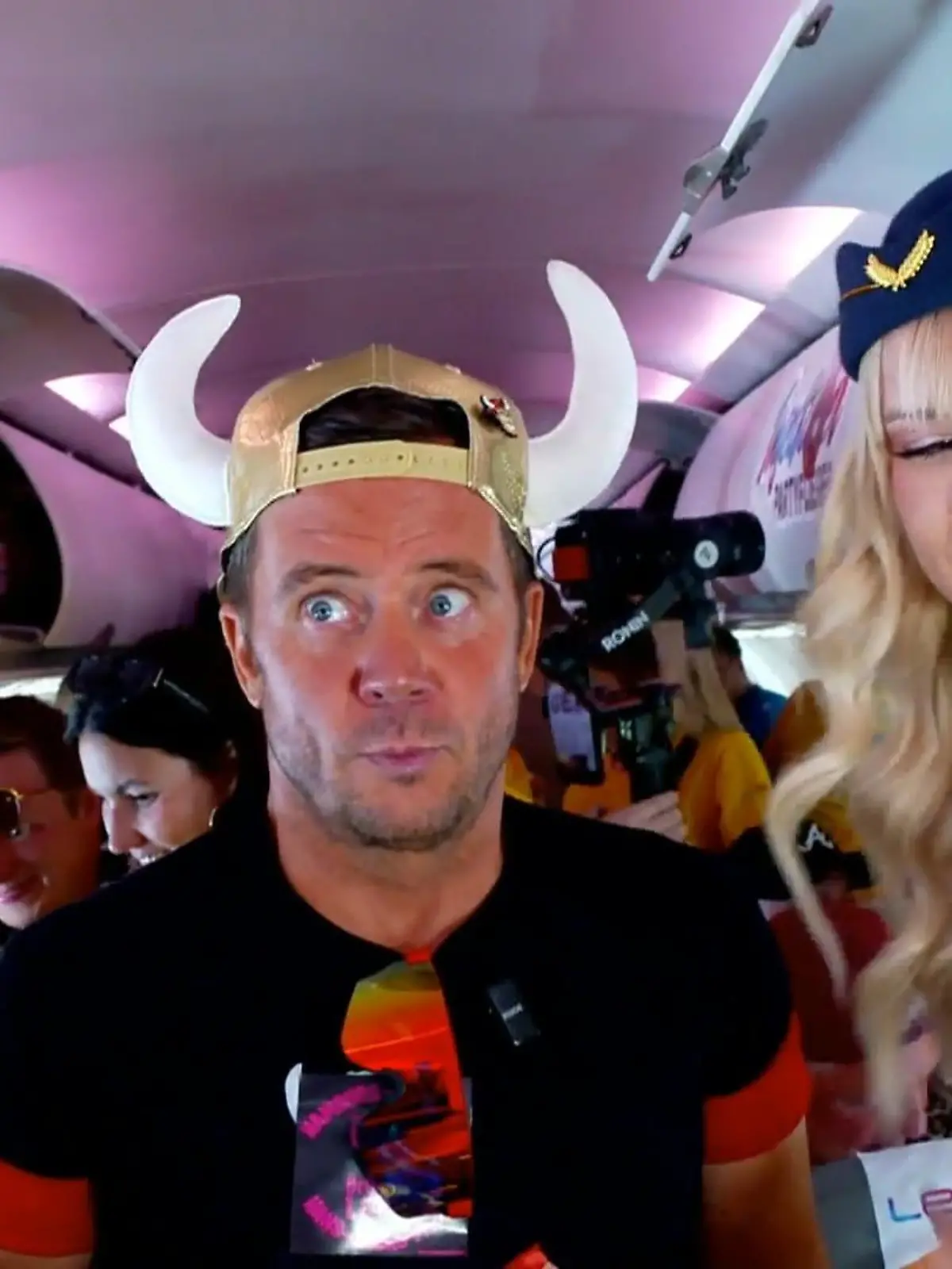 Bild zu: "Partyflieger nach Malle mit Mia Julia und Lorenz Büffel"