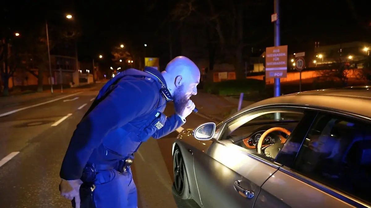 Unterwegs mit der Anti-Raser-Einheit in Wiesbaden Illegale Rennen und laute Auspuffe