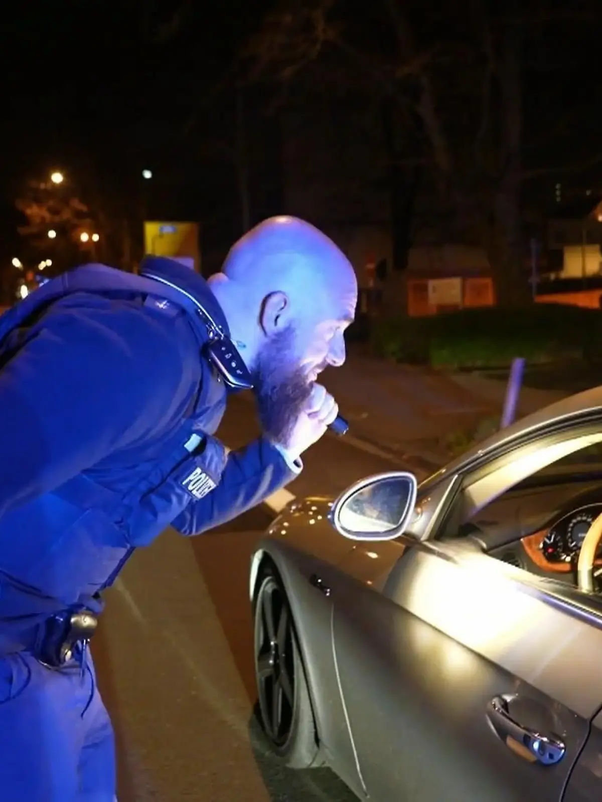 Bild zu: "Unterwegs mit der Anti-Raser-Einheit in Wiesbaden"