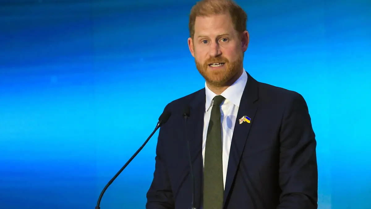 Prince Harry, the Duke of Sussex and founder of the Invictus Games Foundation, delivers a speech at the 18th Kyiv Security Forum in Kyiv, Ukraine, April 23, 2026. Themed Darkness or Dawn: Is Light Ahead , the event brought together international leaders, senior security and defence officials, NATO representatives, diplomats, innovators, and public figures to discuss contemporary security challenges. Key topics included nuclear security, international solidarity with Ukraine, transatlantic unity, global defence and modern warfare technologies, anti-corruption efforts, countering disinformation, and the resilience of cities and energy infrastructure. Photo by Volodymyr Tarasov/Ukrinform 18th Kyiv Security Forum kicks off in Ukrainian capi PUBLICATIONxNOTxINxRUSxBLR Copyright: xTARASOVx