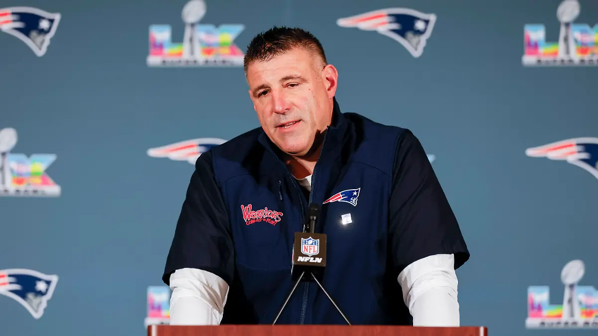 SANTA CLARA, CA - FEBRUARY 05: New England Patriots head coach Mike Vrabel answers questions during the Thursday press conference, PK, Pressekonferenz on Thursday, February 5th at the Santa Clara Marriott in Santa Clara, CA. Photo by Bob Kupbens/Icon Sportswire NFL, American Football Herren, USA FEB 05 Super Bowl LX New England Patriots EDITORIAL USE ONLY Icon260205002